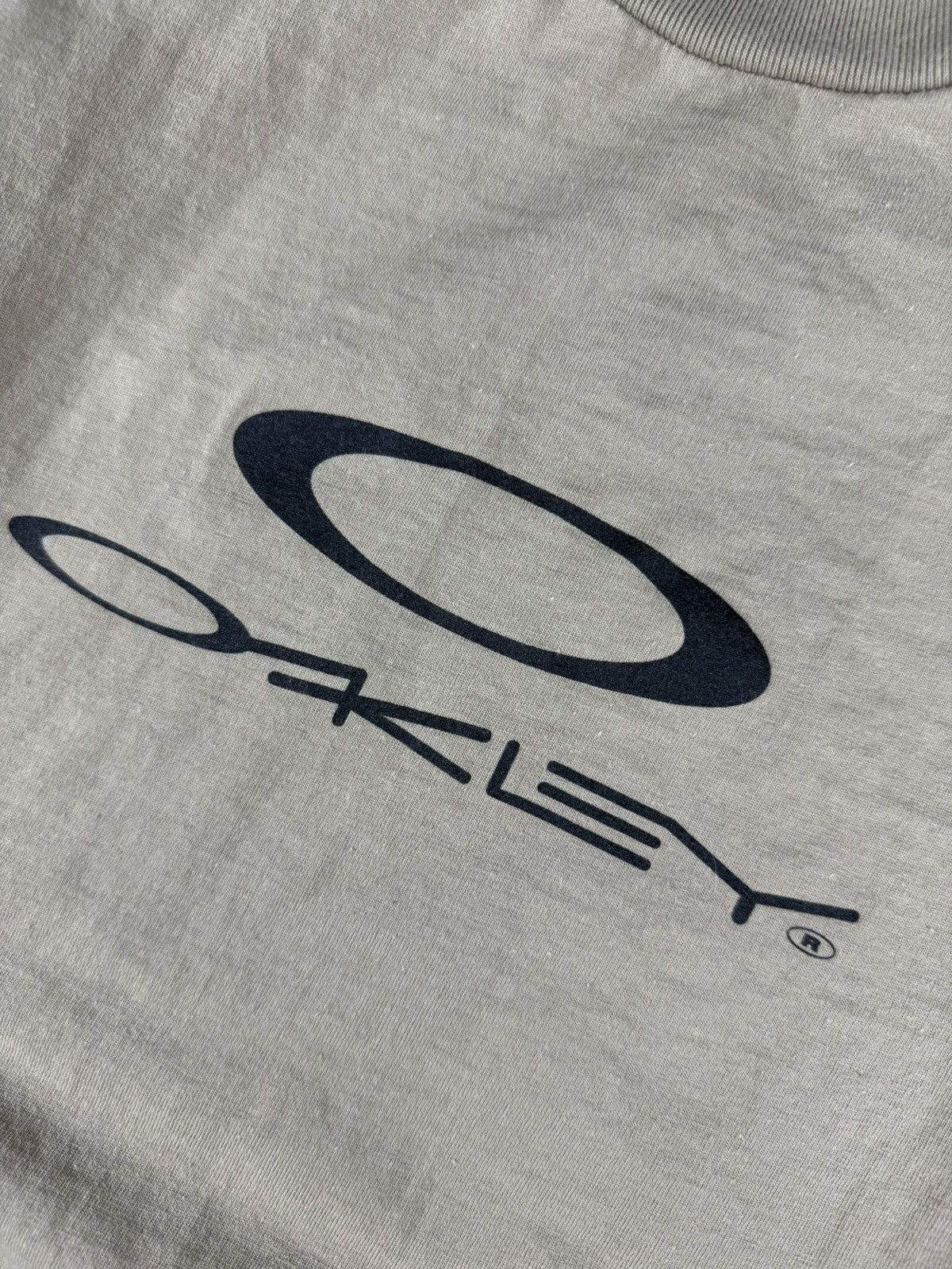 Japanese Brand × Oakley × Vintage Vintage Oakley T-Shirt Center Logo Size US S / EU 44-46 / 1 - 7 Thumbnail