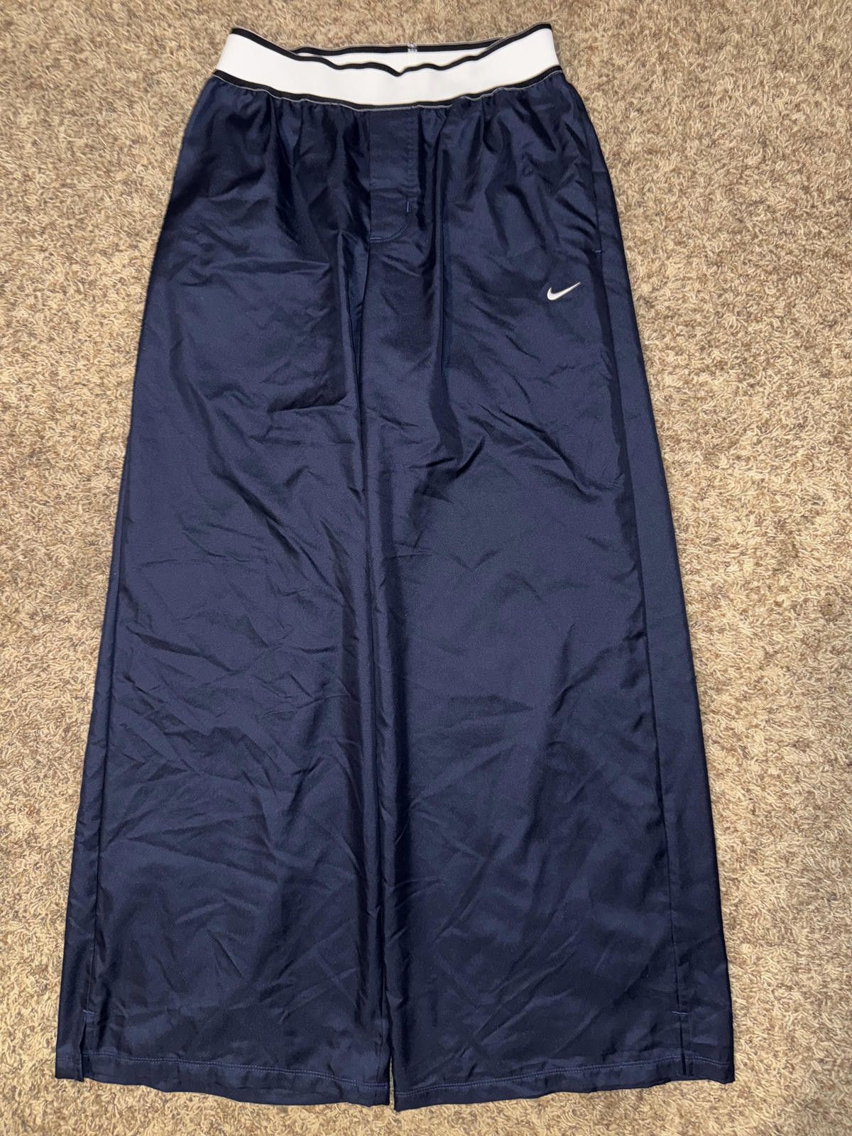 Nike Nike Women’s Sportswear Chill Poplin Loose Mid-Rise Woven Striped Pants Sample Size 28" / US 6 / IT 42 - 1 Thumbnail