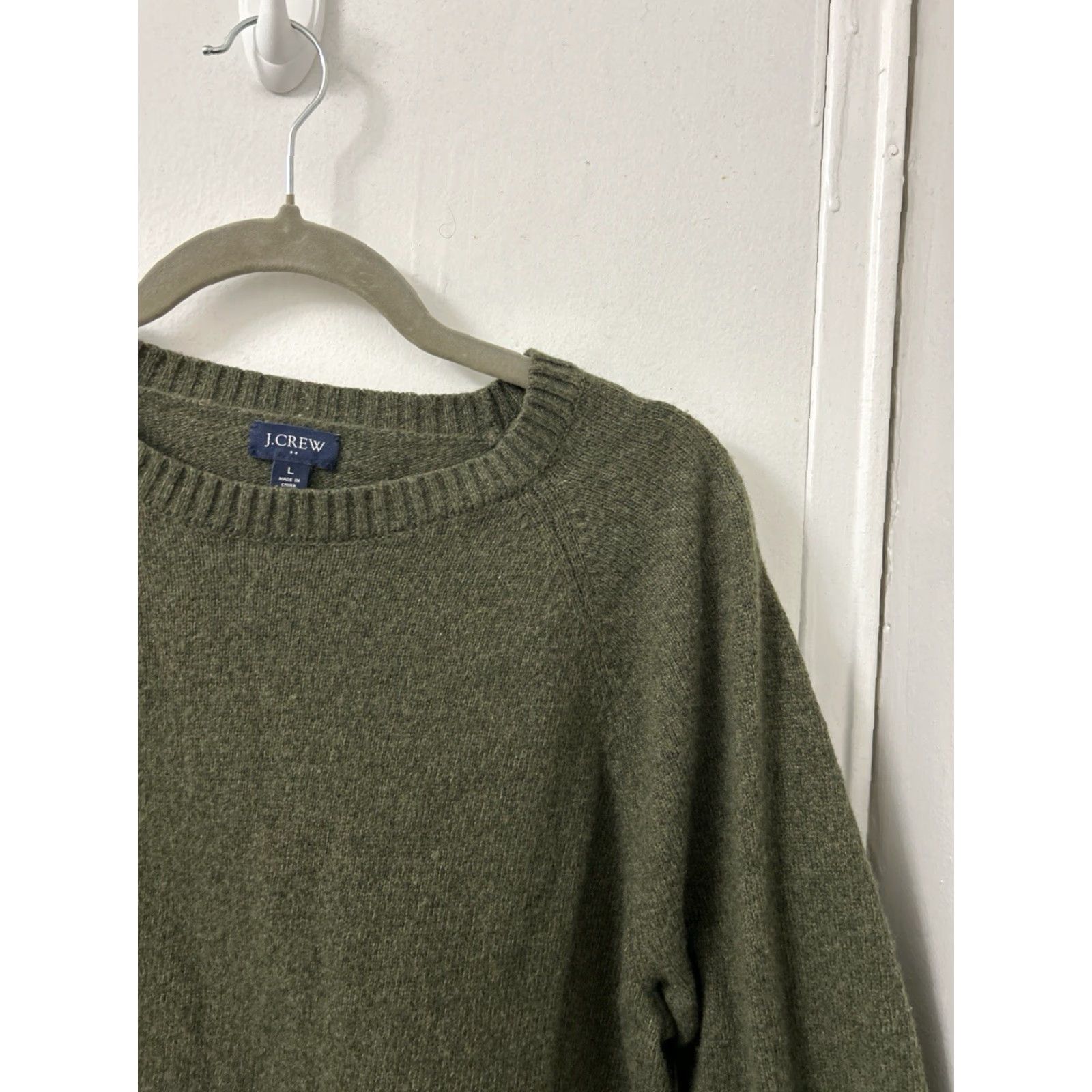 Olive VINTAGE J Crew Sweater Mens L Olive Green Raglan L/S Crewneck Pullover Knit Wool Blend All Seasons Men Size US L / EU 52-54 / 3 - 4 Thumbnail