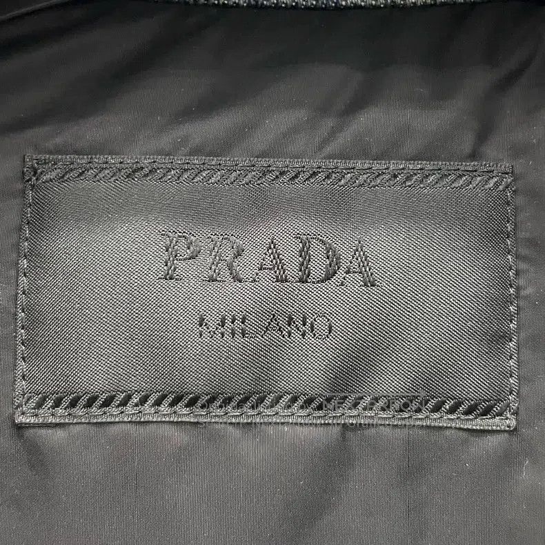 Prada Prada 25 triangle standard cotton clothes heavy shellfish Size US S / EU 44-46 / 1 - 7 Thumbnail