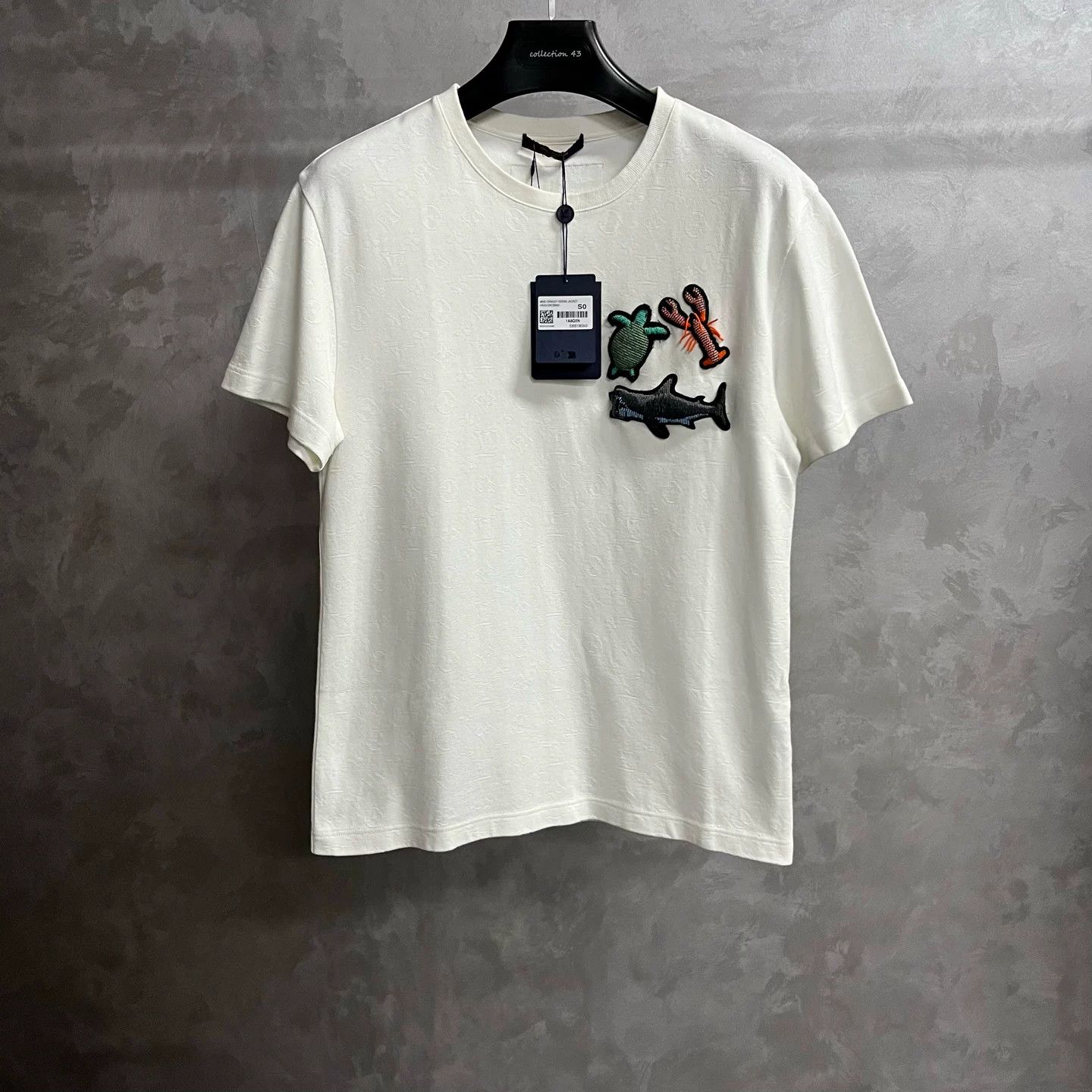 Louis Vuitton Louis Vuitton White Beaded Animal Print T-shirt Size S / US 4 / IT 40 - 1 Thumbnail