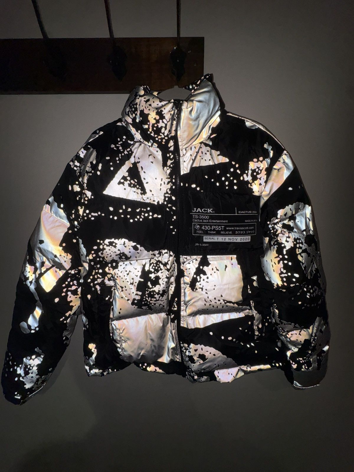 Playstation × Travis Scott Travis Scott System Reflective Puffer x Playstation Size US M / EU 48-50 / 2 - 1 Thumbnail