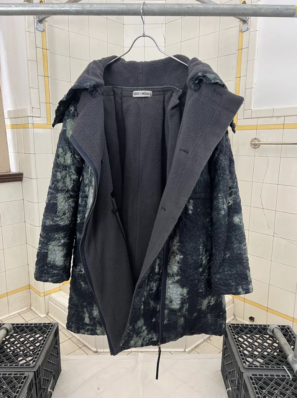 Issey Miyake × Vintage Archive Issey Miyake Crinkle Dyed Puffer with Fleece Lining Size US L / EU 52-54 / 3 - 7 Thumbnail