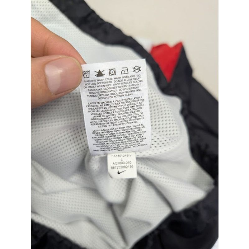 Nike o1rshd1 Sportswear Re-Issue Woven Jacket Black / Red / White Size US L / EU 52-54 / 3 - 22 Thumbnail