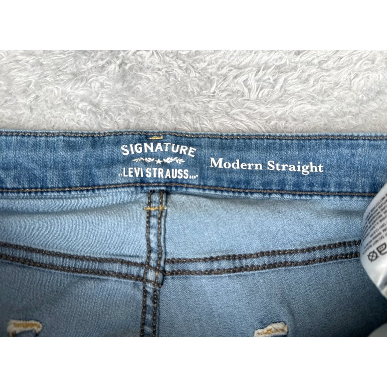 Levi's Levi's Jeans Womens 32 Blue Denim Straight Leg 34 Inseam Regular Fit Cotton Signature 32x34 Size 24" / US 00 / IT 34 - 6 Thumbnail