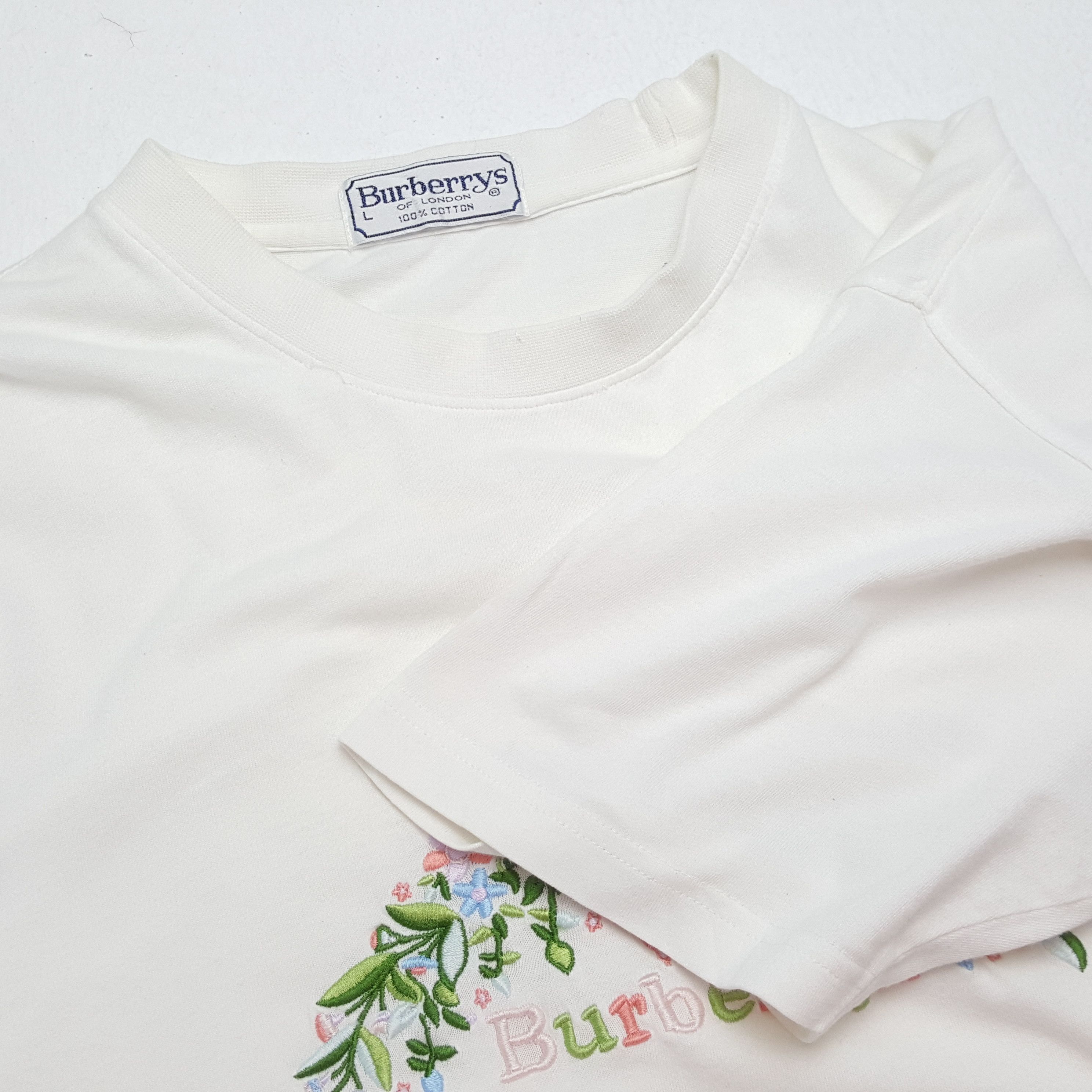 Burberry × Vintage BURBERRYS Luxury Brand Center Spell Out Design Tshirt Size US M / EU 48-50 / 2 - 5 Thumbnail