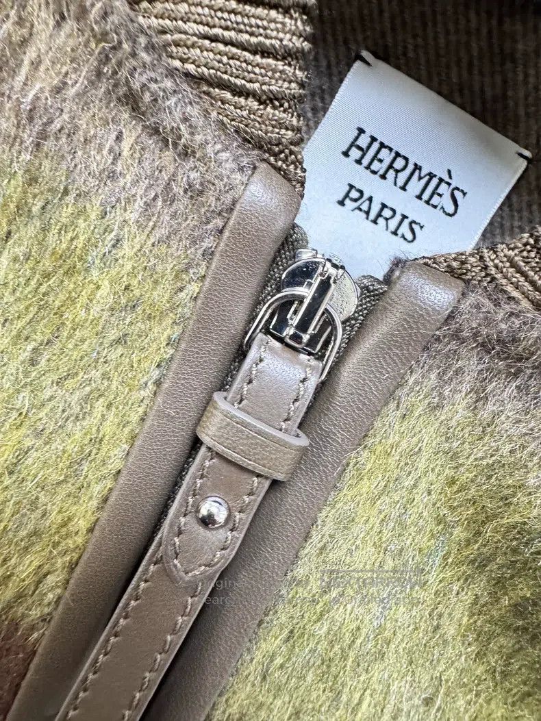 Hermes Hermes Autumn and Winter 22 Green and Brown Cashmere Mohai Size XXS / US 00 / IT 34 - 4 Thumbnail