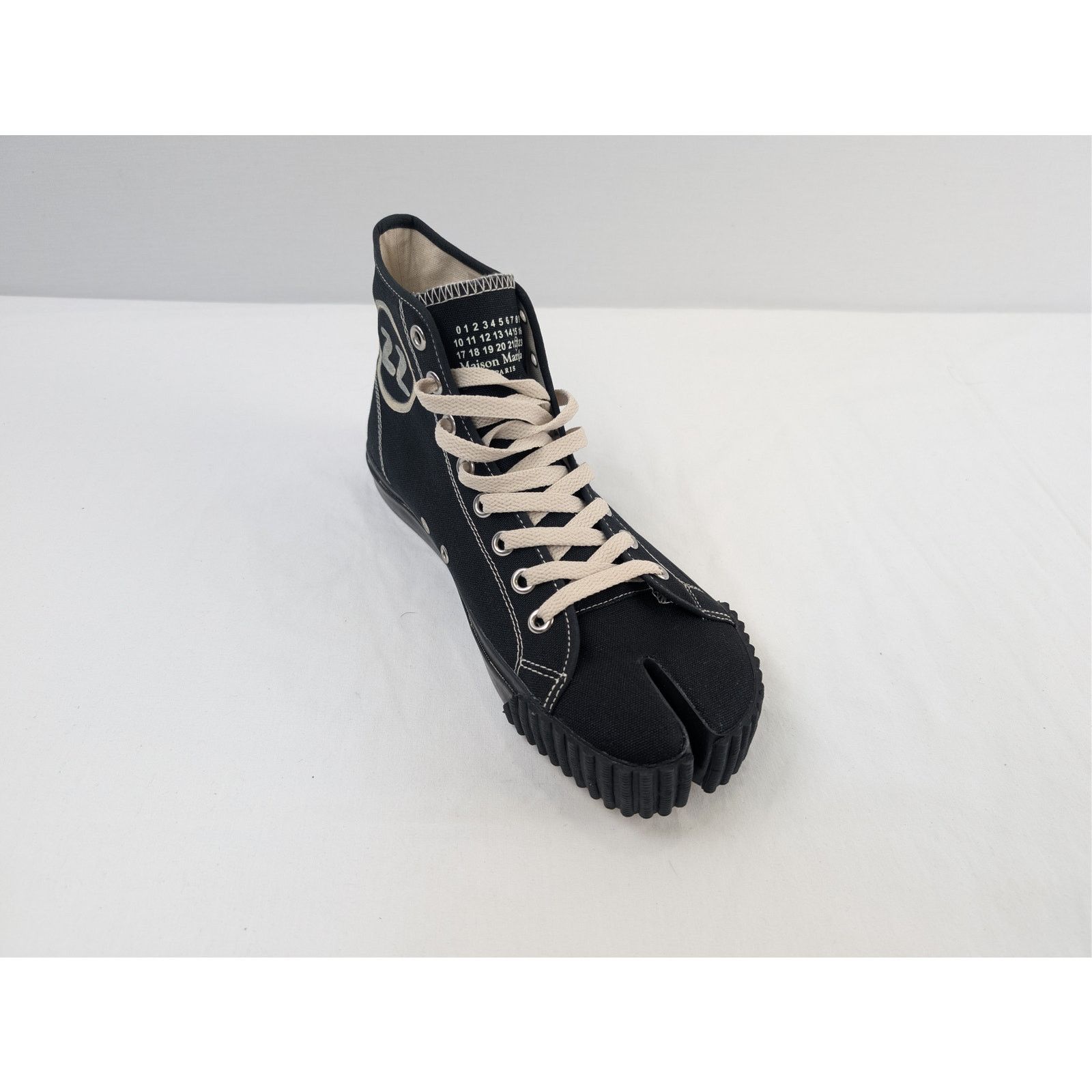 Maison Margiela o1rshd1 Q:2 / Tabi High Top Sneakers in Black/Beige Size US 10.5 / EU 43-44 - 4 Thumbnail