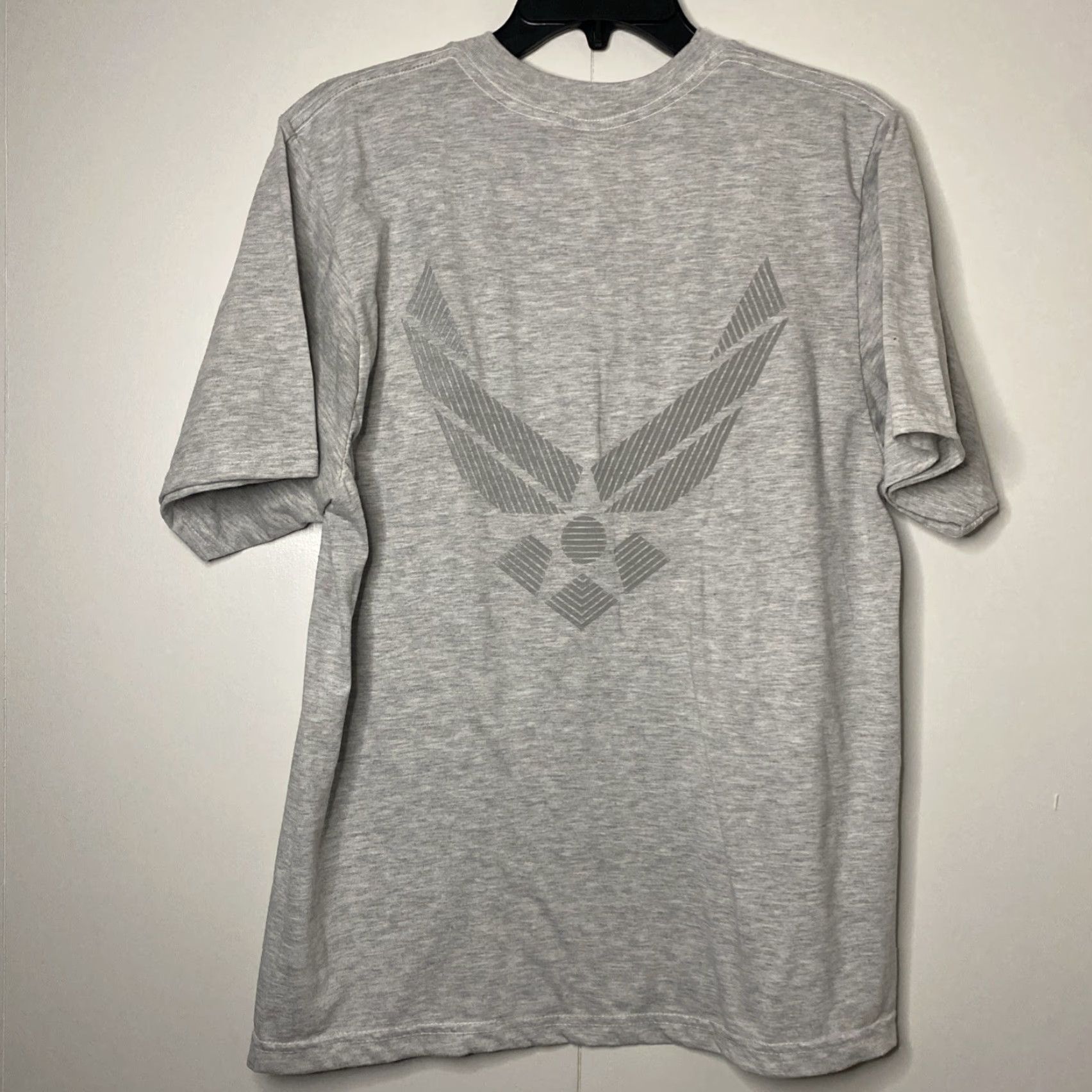 Vintage VINTAGE Unbranded Military T-Shirt Shirt Mens Gray Medium PTU Official Airforce T Shirt Short Sleeve Military Issue Size US M / EU 48-50 / 2 - 2 Thumbnail