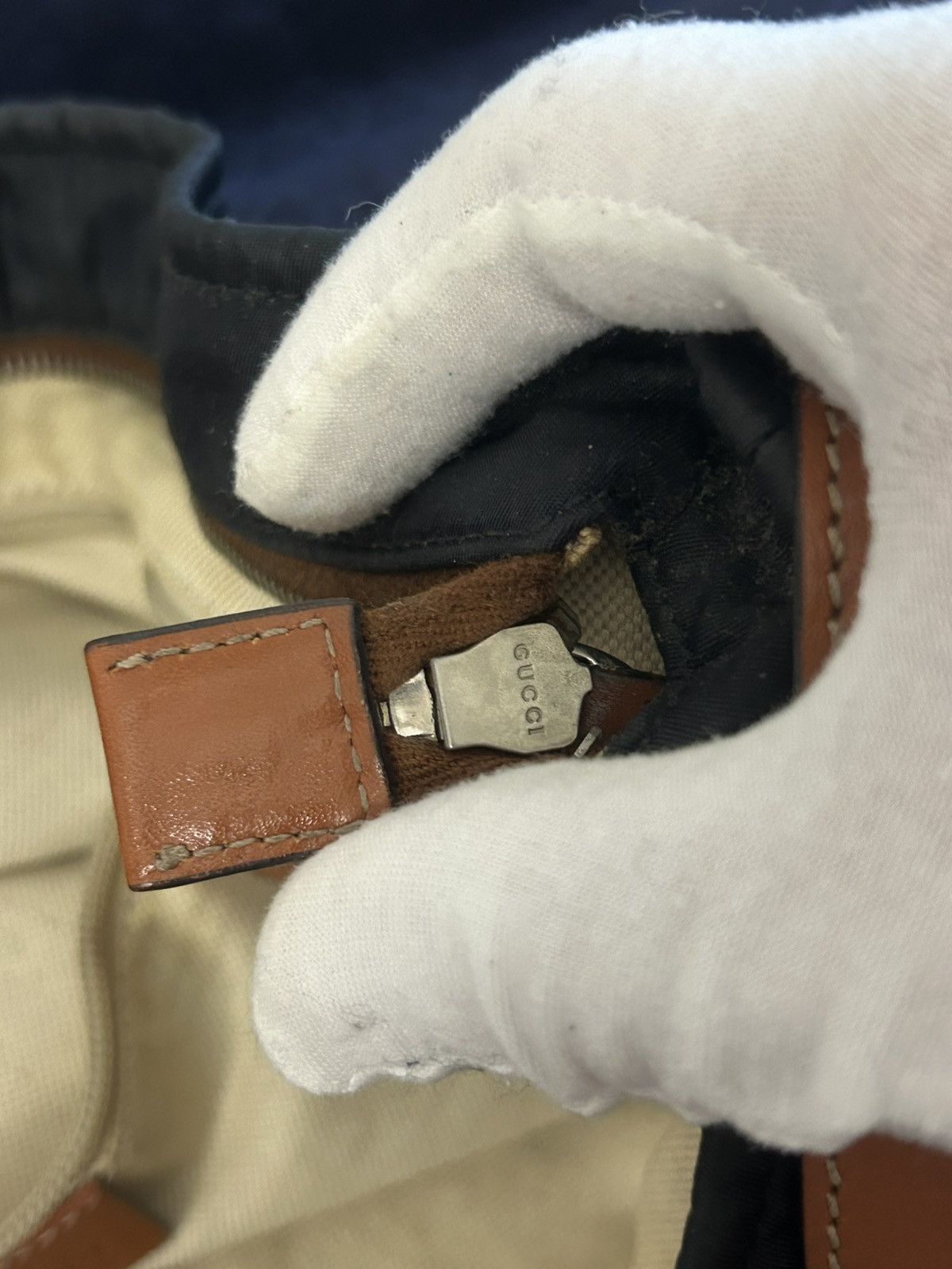 Gucci Gucci GG Canvas Monogram Crossbody Bag Size ONE SIZE - 7 Thumbnail