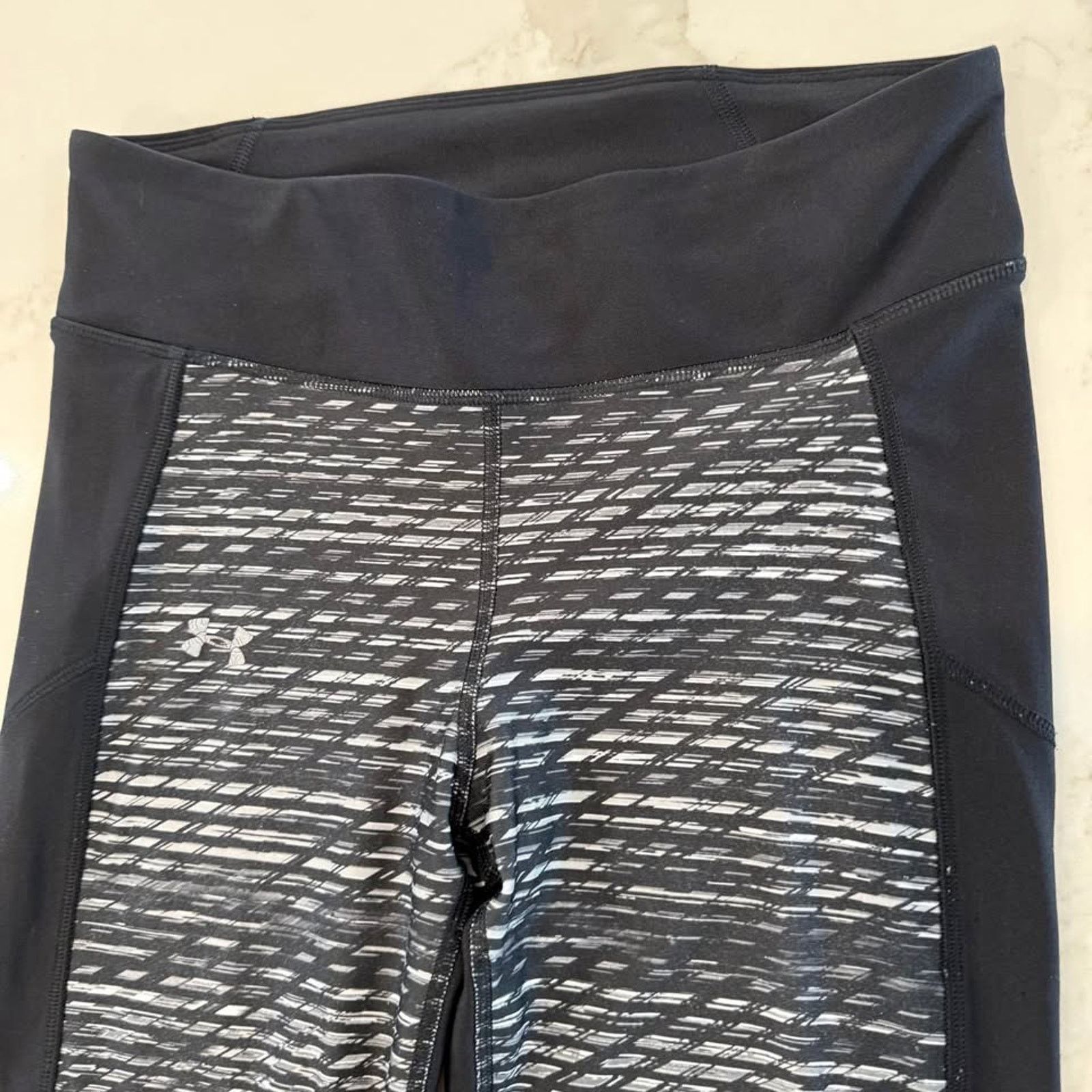 Under Armour Under Armour HeatGear Activewear Capris Womens Med Leggings Size 30" / US 8 / IT 44 - 2 Thumbnail