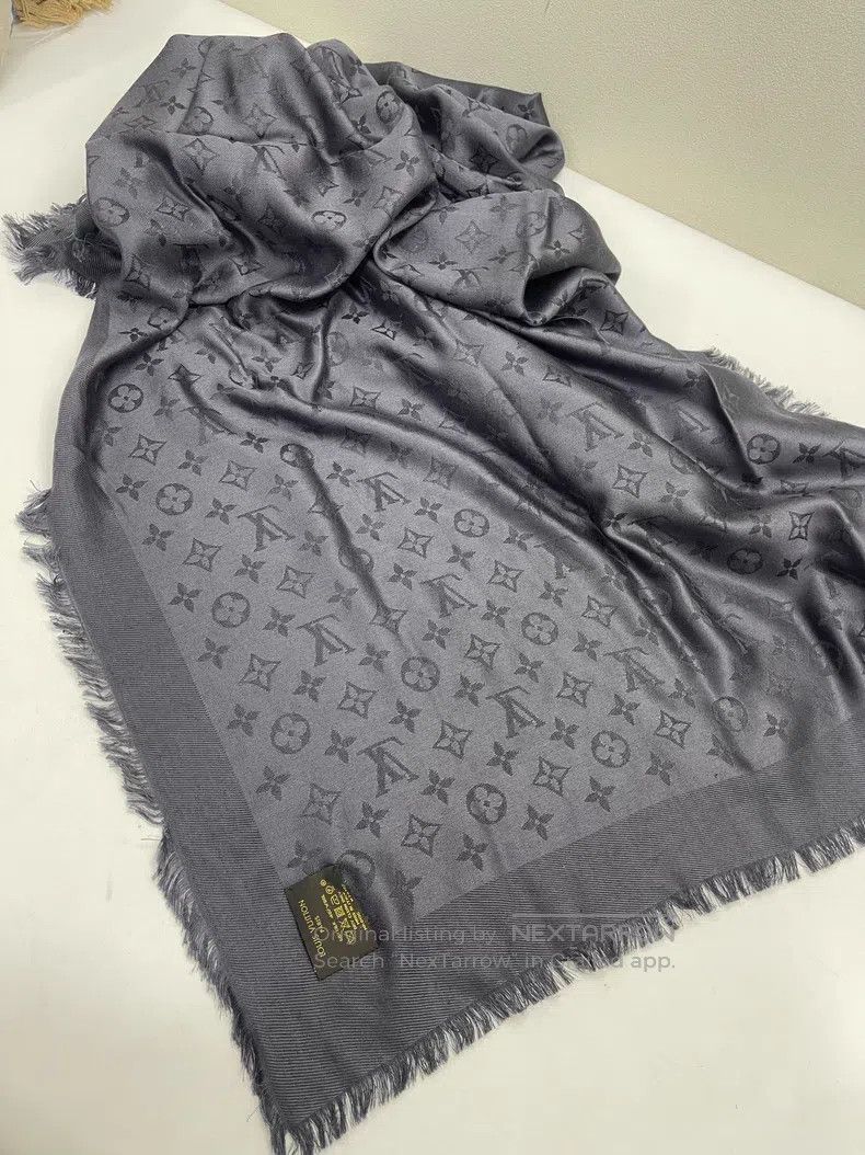 Louis Vuitton Louis Vuitton Full logo shawl Size ONE SIZE - 3 Thumbnail