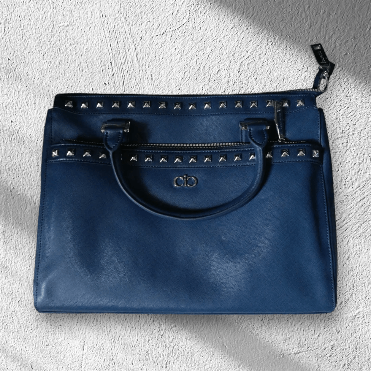 Other BNWT Isaratti rock stud saffiano leather bag Size ONE SIZE - 1 Thumbnail
