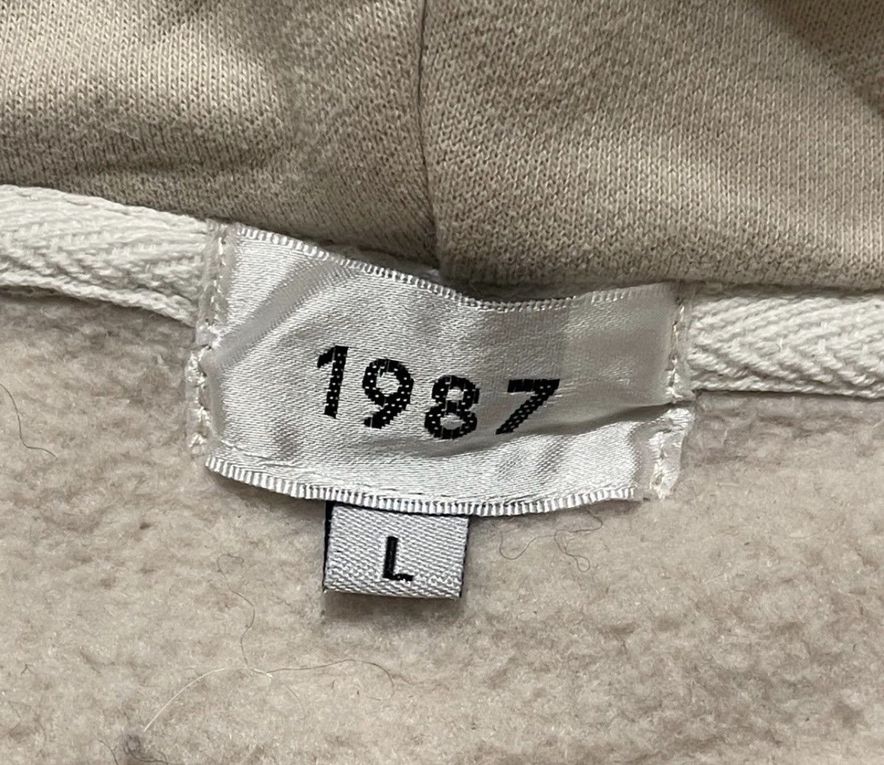 Other 1985 Of The Stars Unisex Large Tan Pullover Hoodie Size US L / EU 52-54 / 3 - 7 Thumbnail