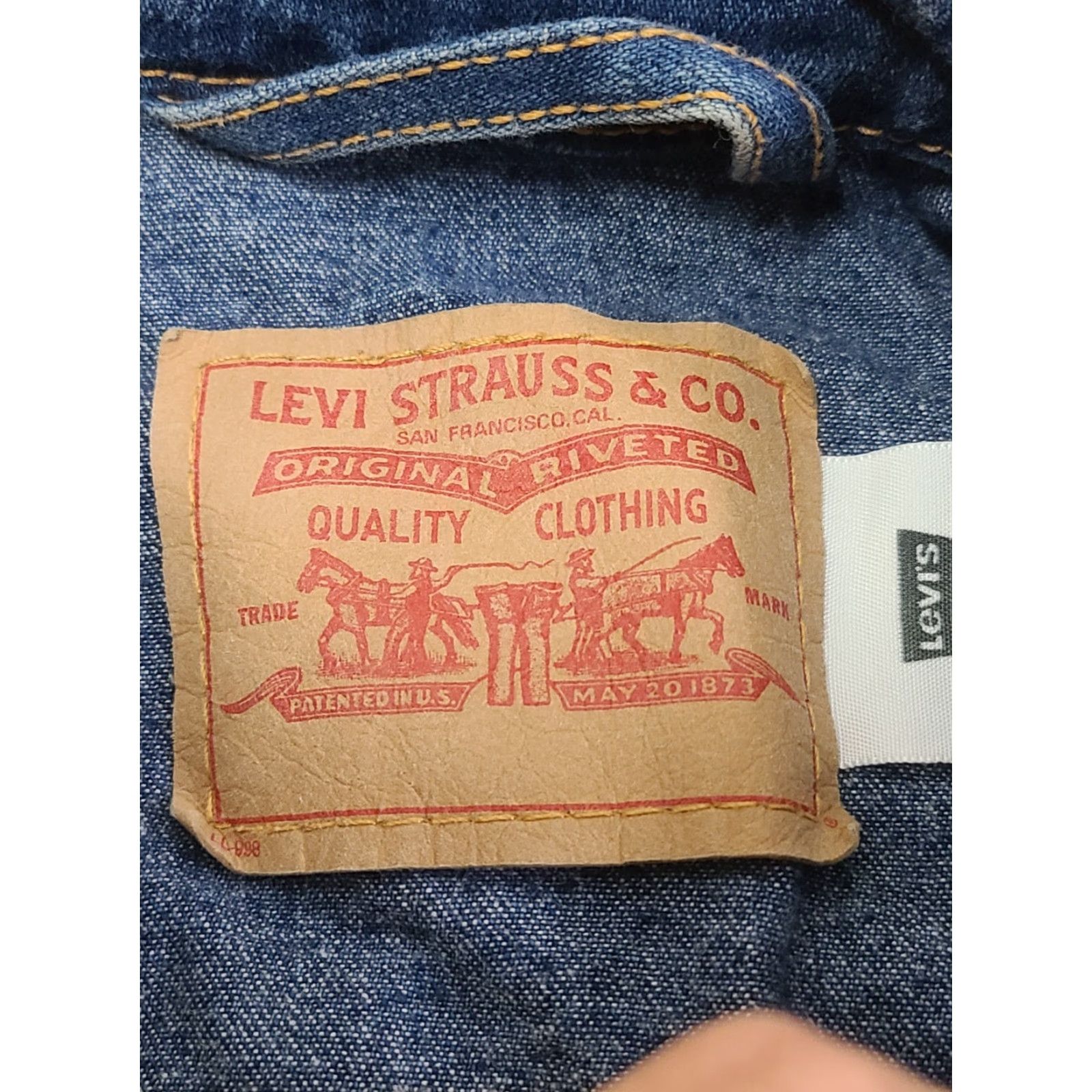 Levi's **Levi's Classic Blue Denim Trucker Jacket, Women's L** User: Levi's Classic Blue Denim Trucker Jacket, Women's Size L Size L / US 10 / IT 46 - 5 Thumbnail