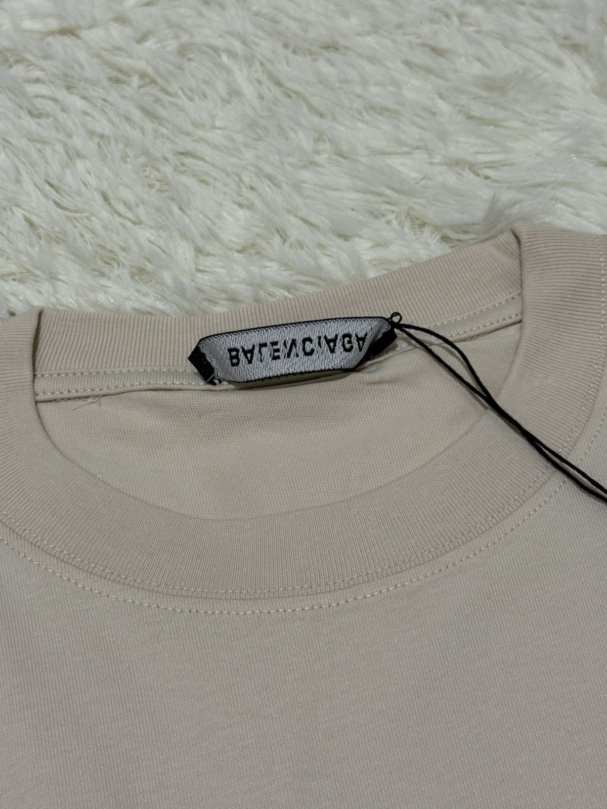 Balenciaga Balenciage beige t shirt Size US L / EU 52-54 / 3 - 5 Thumbnail