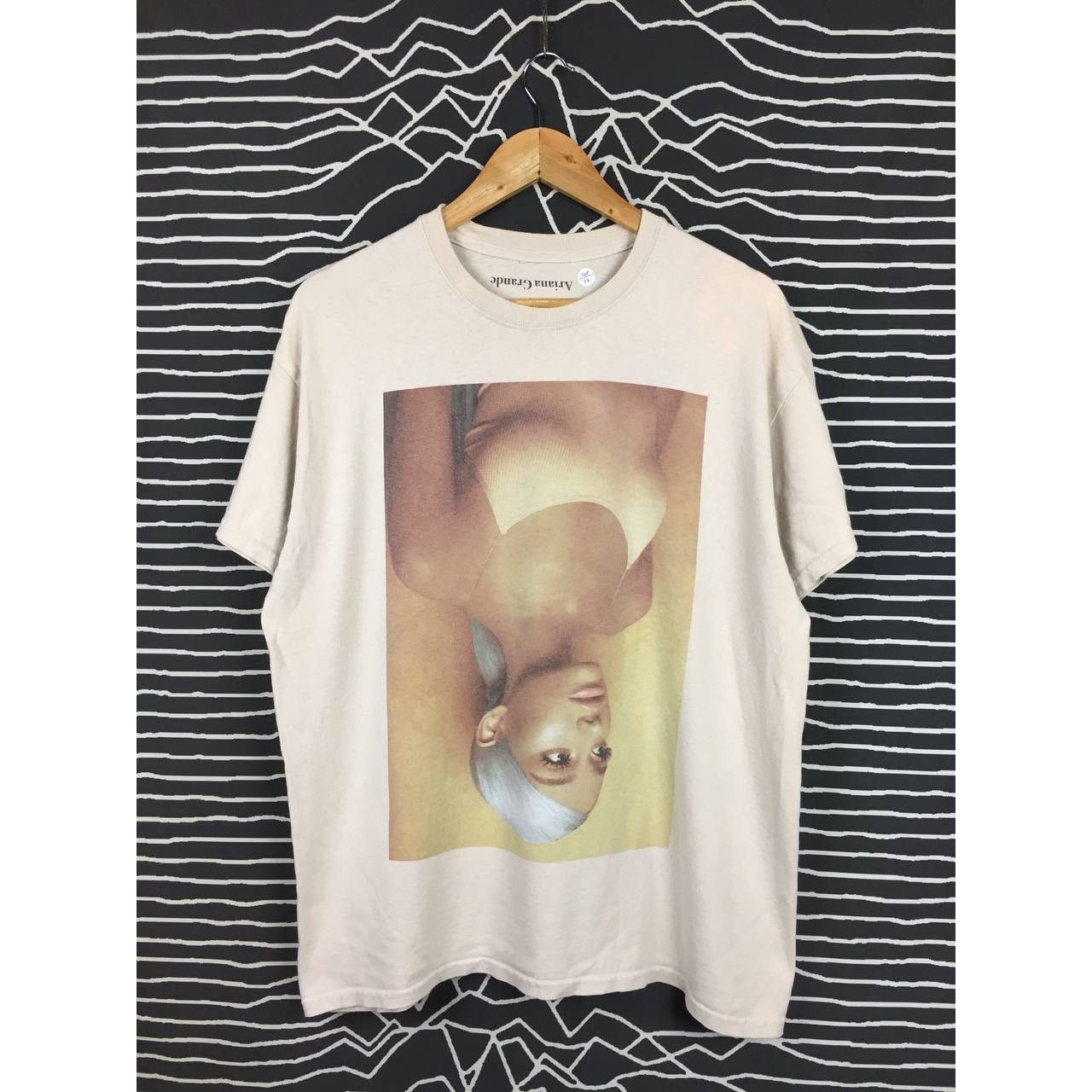 Band Tees Ariana Grande American Pop Star Sweetener Graphic Tee Size US L / EU 52-54 / 3 - 1 Thumbnail