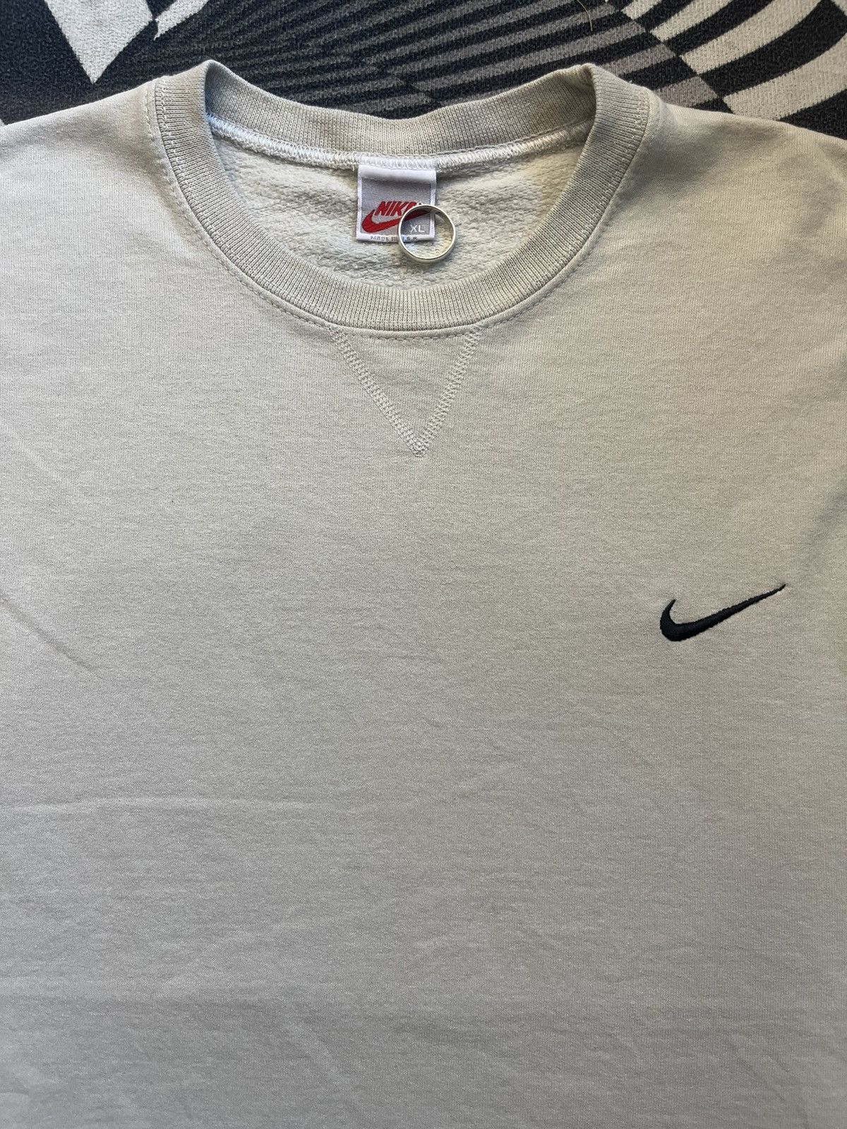 Nike Vintage Sweater NIKE black Swoosh 90’s shirt Size US XL / EU 56 / 4 - 4 Thumbnail