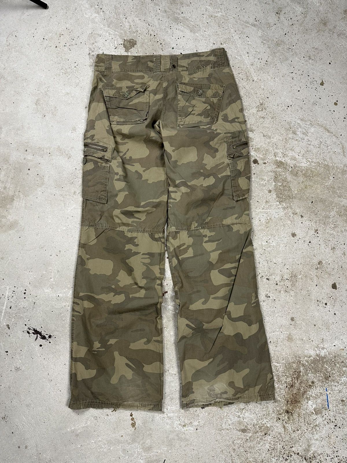 Japanese Brand × Vintage Vintage Y2K Washed Camo Cargo Flare Pants Boot Cut Size US 30 / EU 46 - 2 Thumbnail