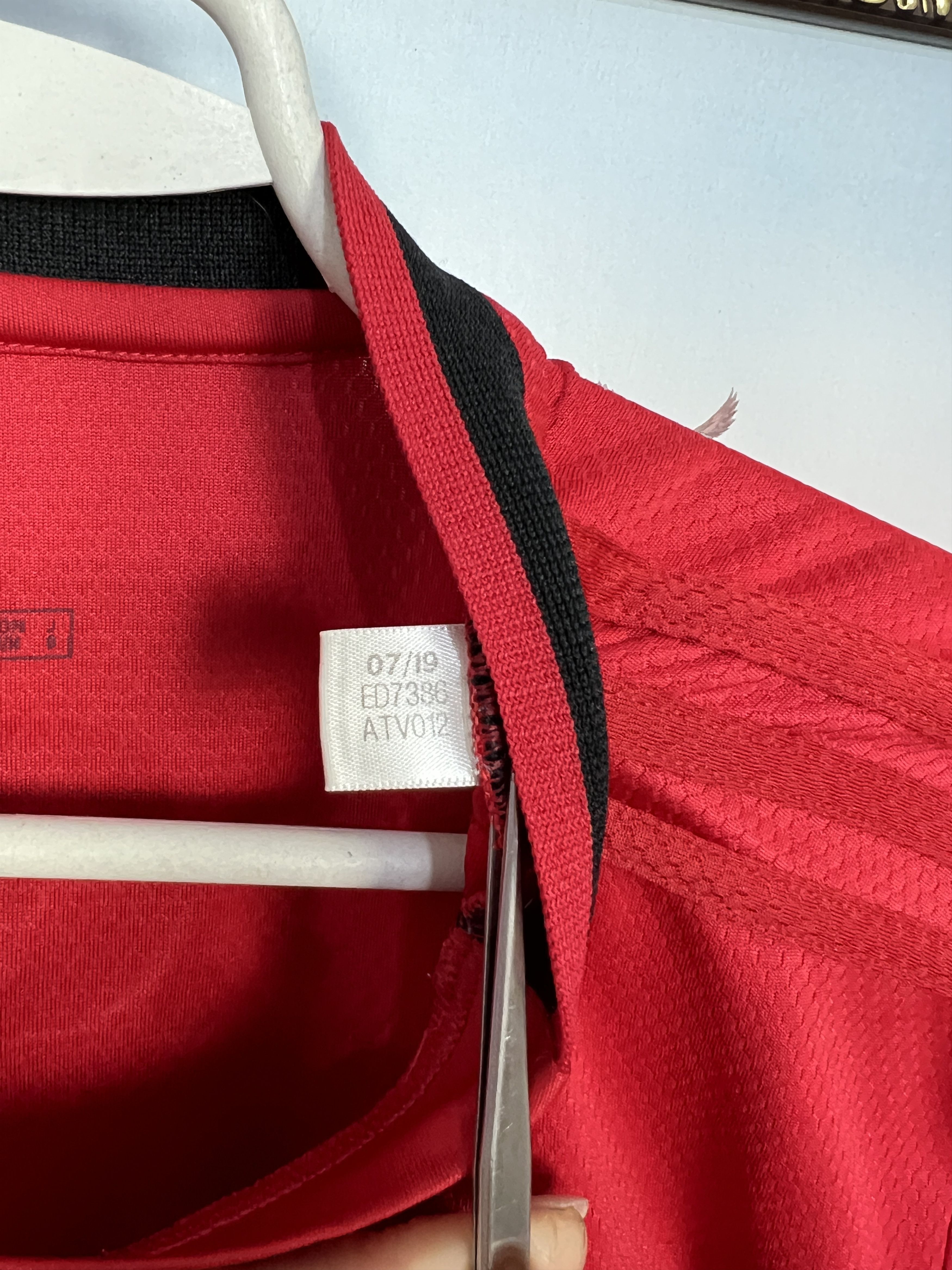 Adidas Manchester United Home football shirt 2019 #5 Maguire Adidas Size US M / EU 48-50 / 2 - 15 Thumbnail