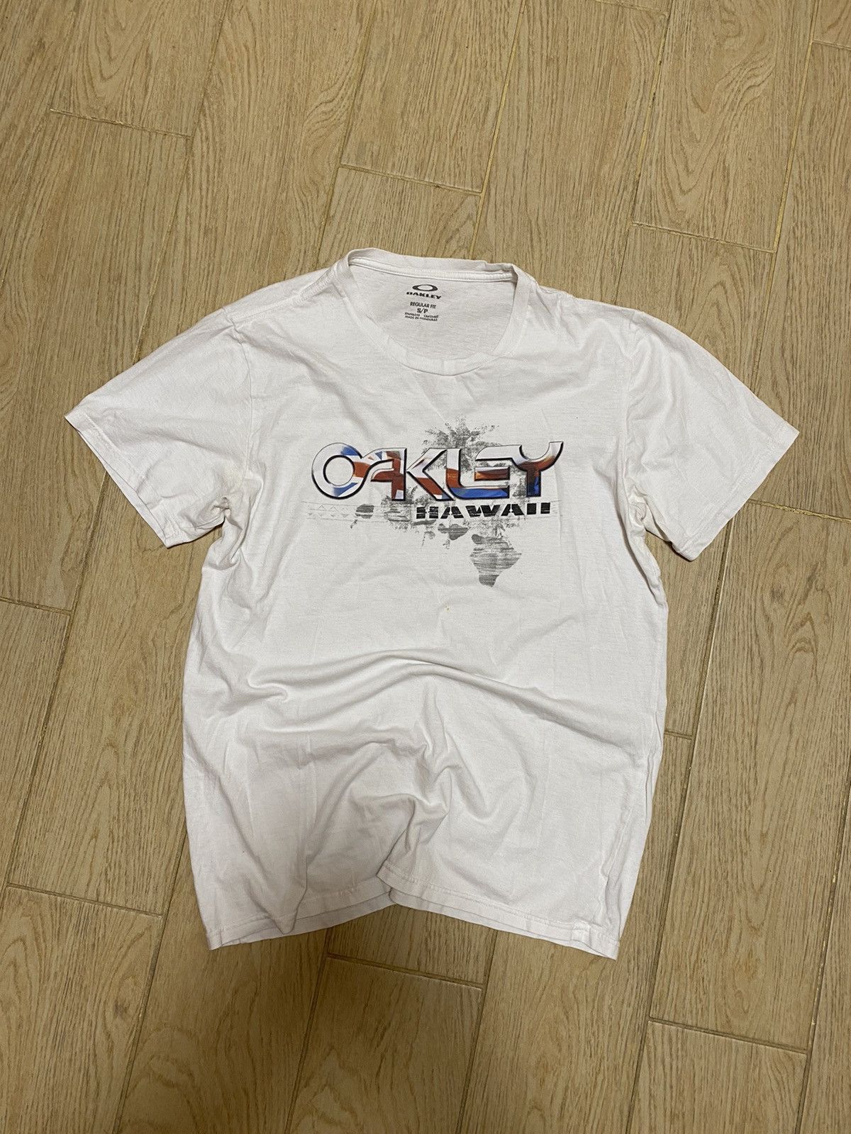 Japanese Brand × Oakley Vintage Oakley Hawaii vintage distressed t shirt Size US S / EU 44-46 / 1 - 1 Thumbnail