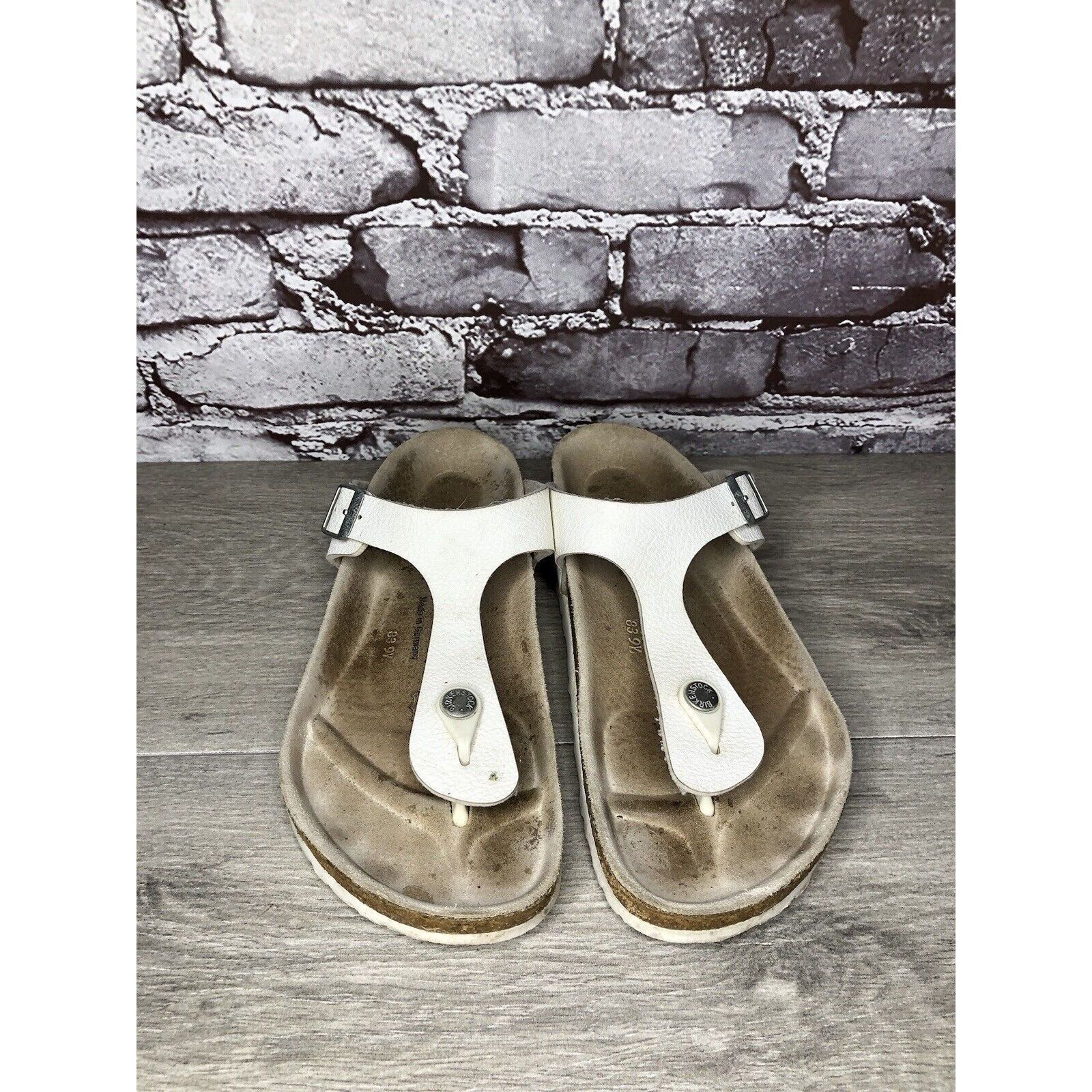 Birkenstock Birkenstock Gizeh White Leather Buckle Strap Cork Sandals Wo Size US 8.5 / IT 38.5 - 2 Thumbnail