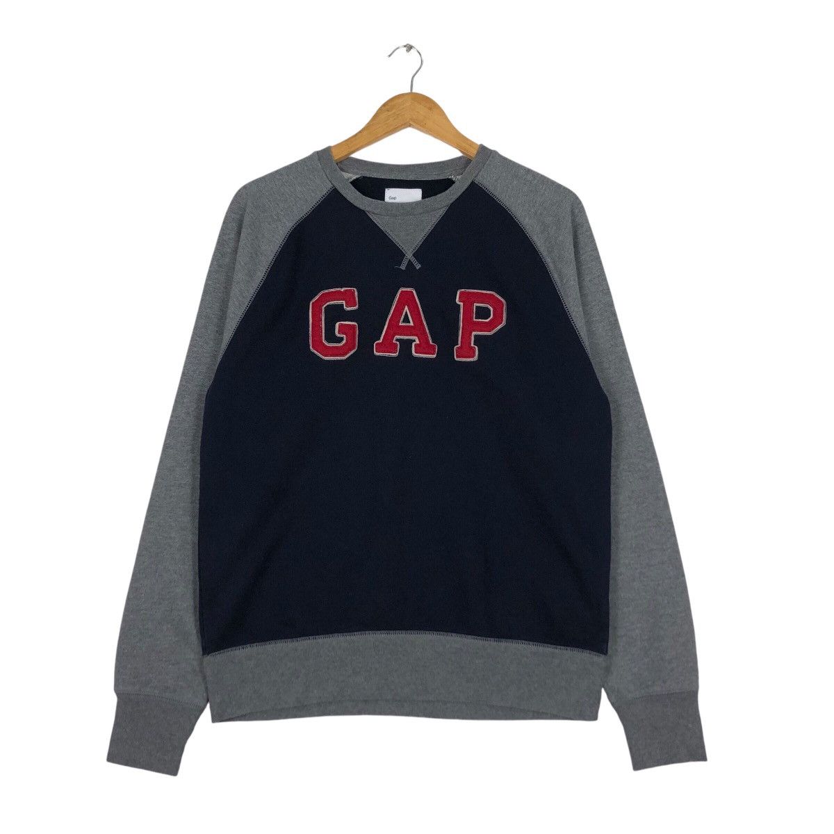 Gap × Japanese Brand Vintage Gap Sweatshirt Spell Out Streetwear Medium Size US M / EU 48-50 / 2 - 1 Thumbnail