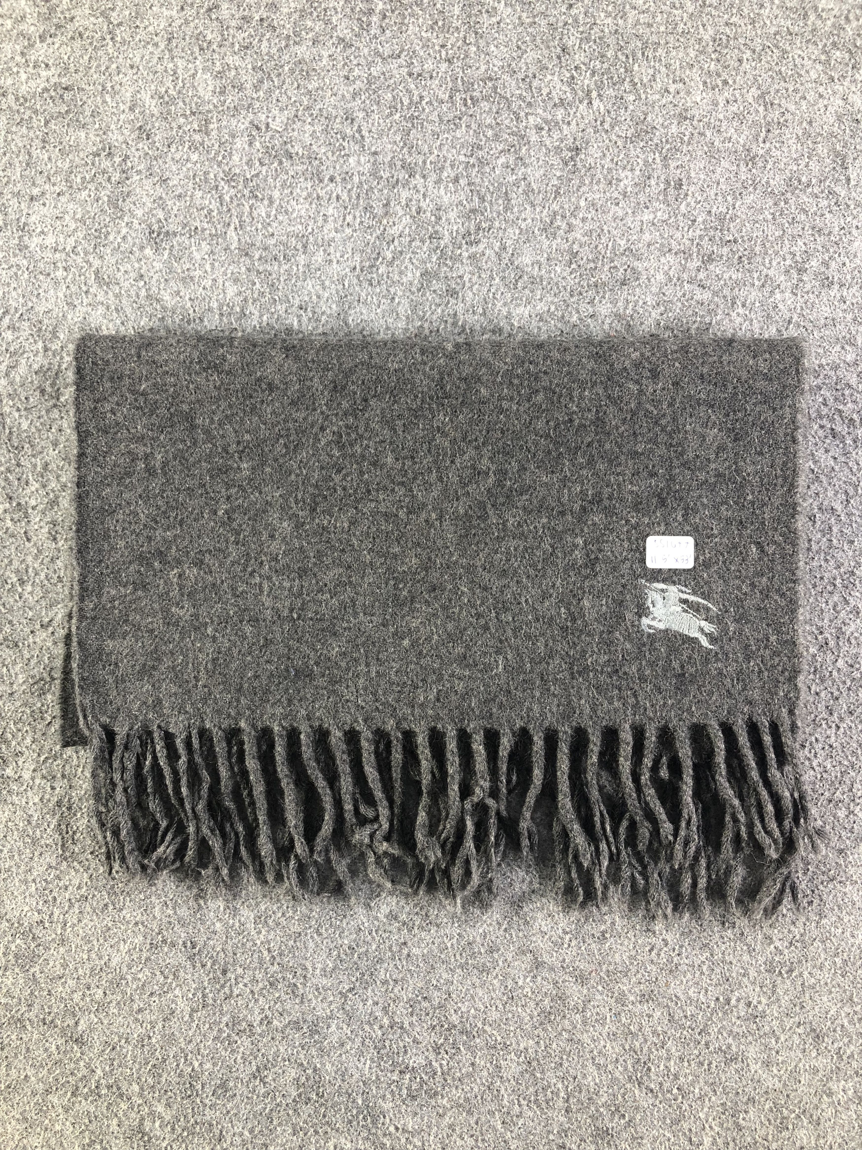Burberry Burberry Plain Scarf / Muffler / Neckwear Size ONE SIZE - 7 Thumbnail