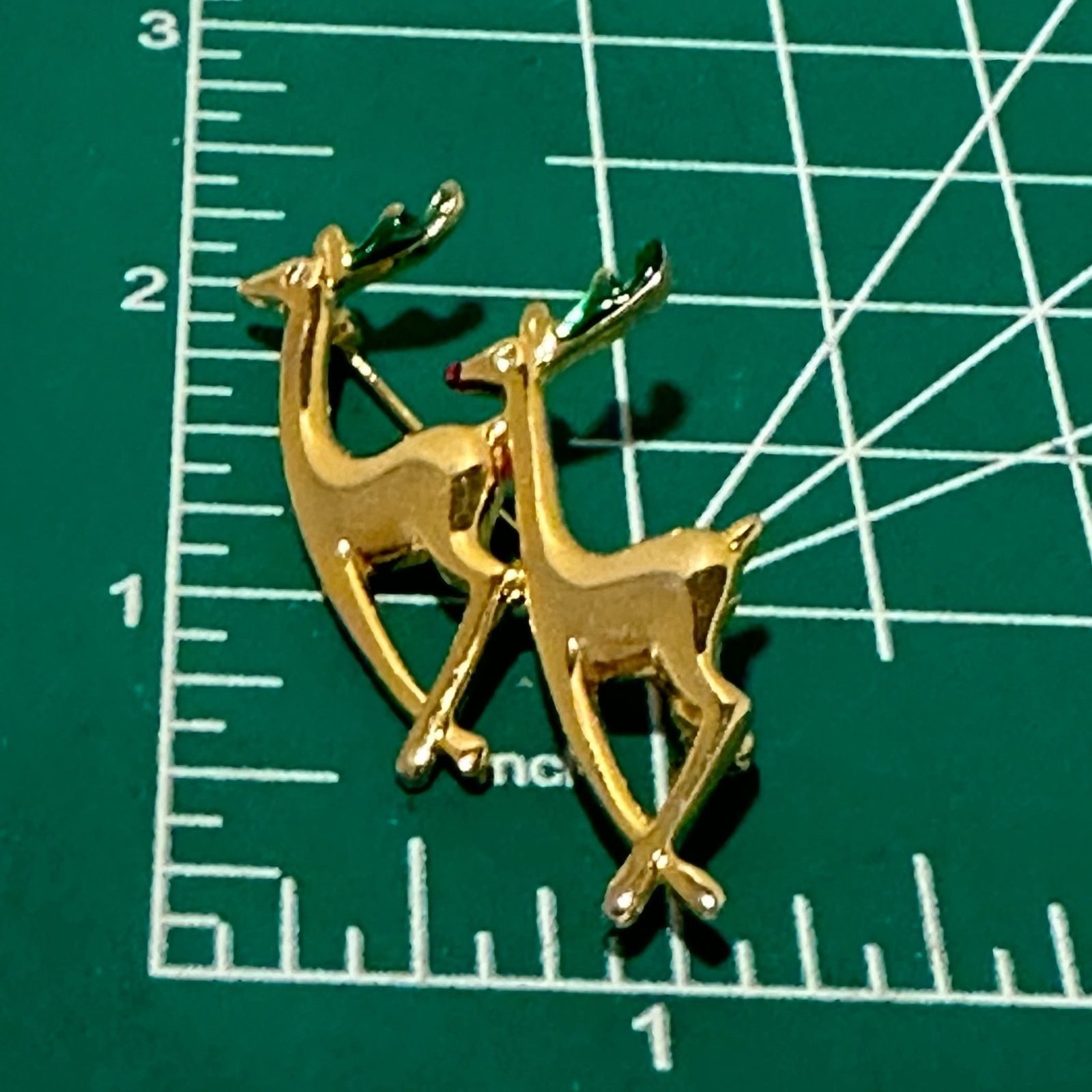 Vintage Vintage Brooch Pin Christmas Double Reindeer Gold Tone 2" Size ONE SIZE - 4 Thumbnail
