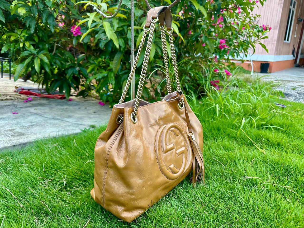 Gucci Authentic Gucci Soho Patent Leather Chain Tote Bag Size ONE SIZE - 2 Thumbnail