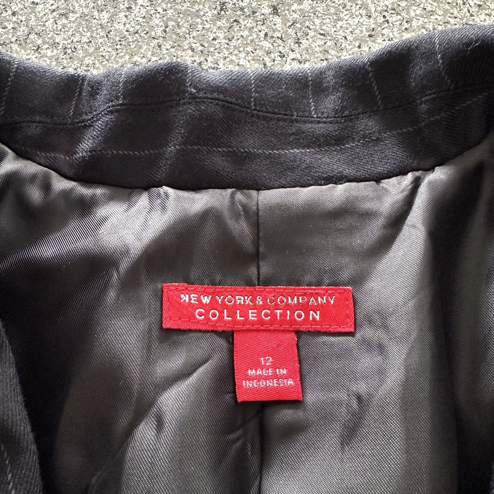 Vintage New York & Company Blazer Women’s 12 Black Button Stretch Short Sleeve? Size XL / US 12-14 / IT 48-50 - 3 Thumbnail