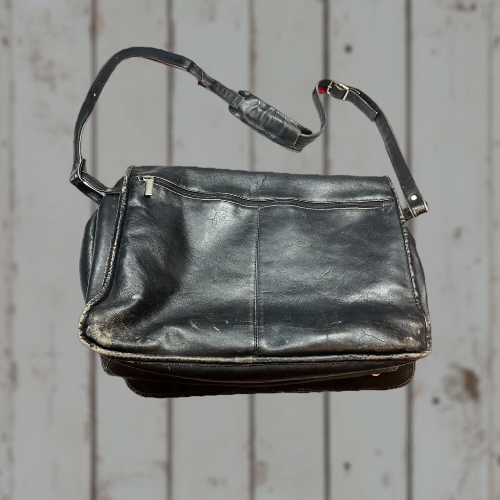 Vintage VINTAGE Wilson Leather BLACK Messenger Bag Distressed Grunge Leather Crossbody 16x11 1990s Women Men Unisex Adults Bag Movie Moto Office School Work Size ONE SIZE - 1 Thumbnail
