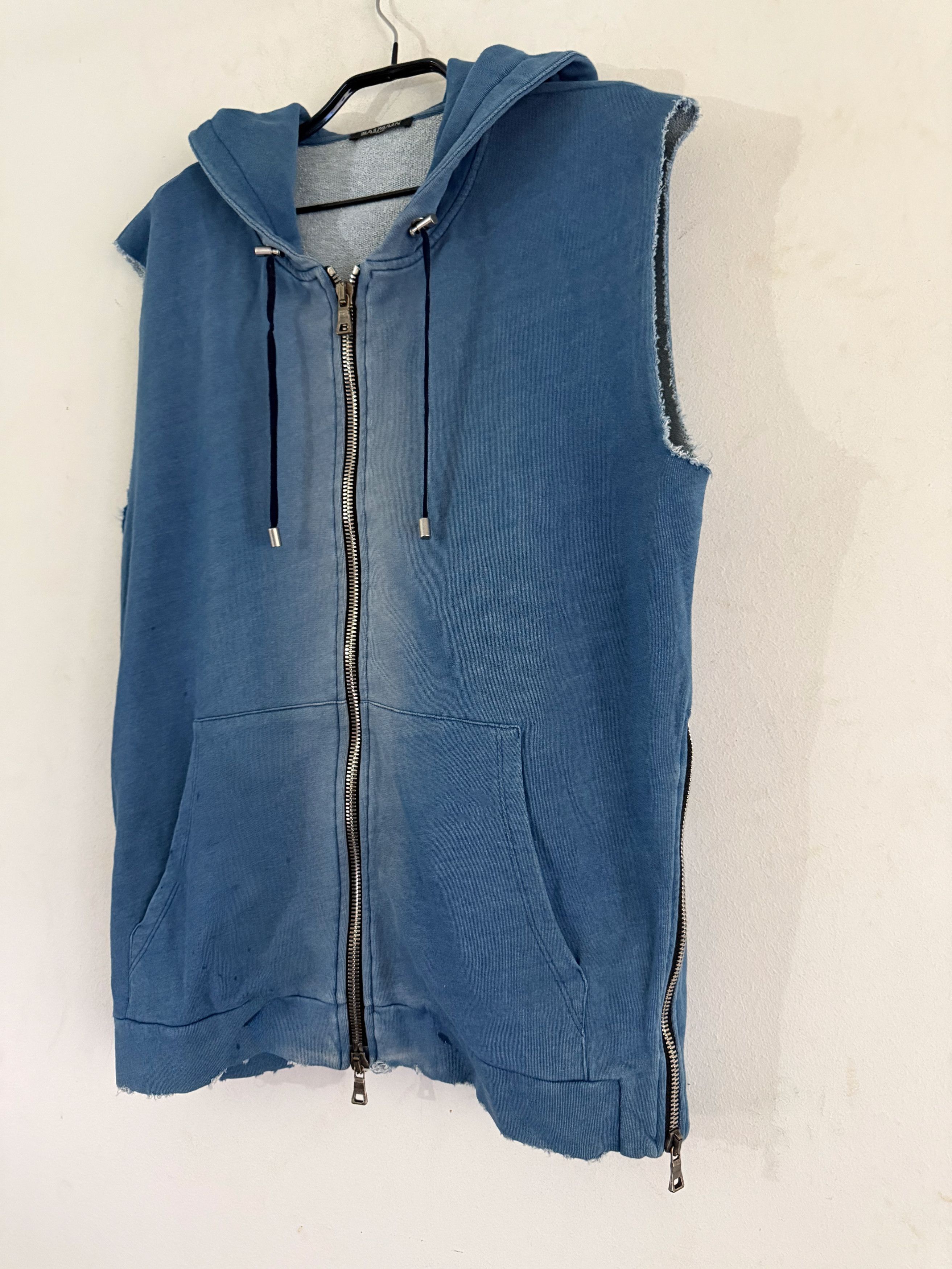 Balmain Archival Crest Sleeveless Zip Hoodie Size US XL / EU 56 / 4 - 5 Thumbnail