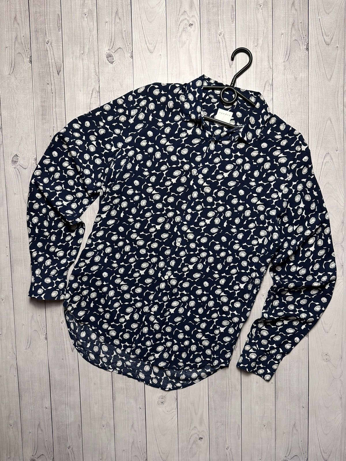 Sandro Sandro monogram shirt size M luxury rare Size US M / EU 48-50 / 2 - 1 Thumbnail