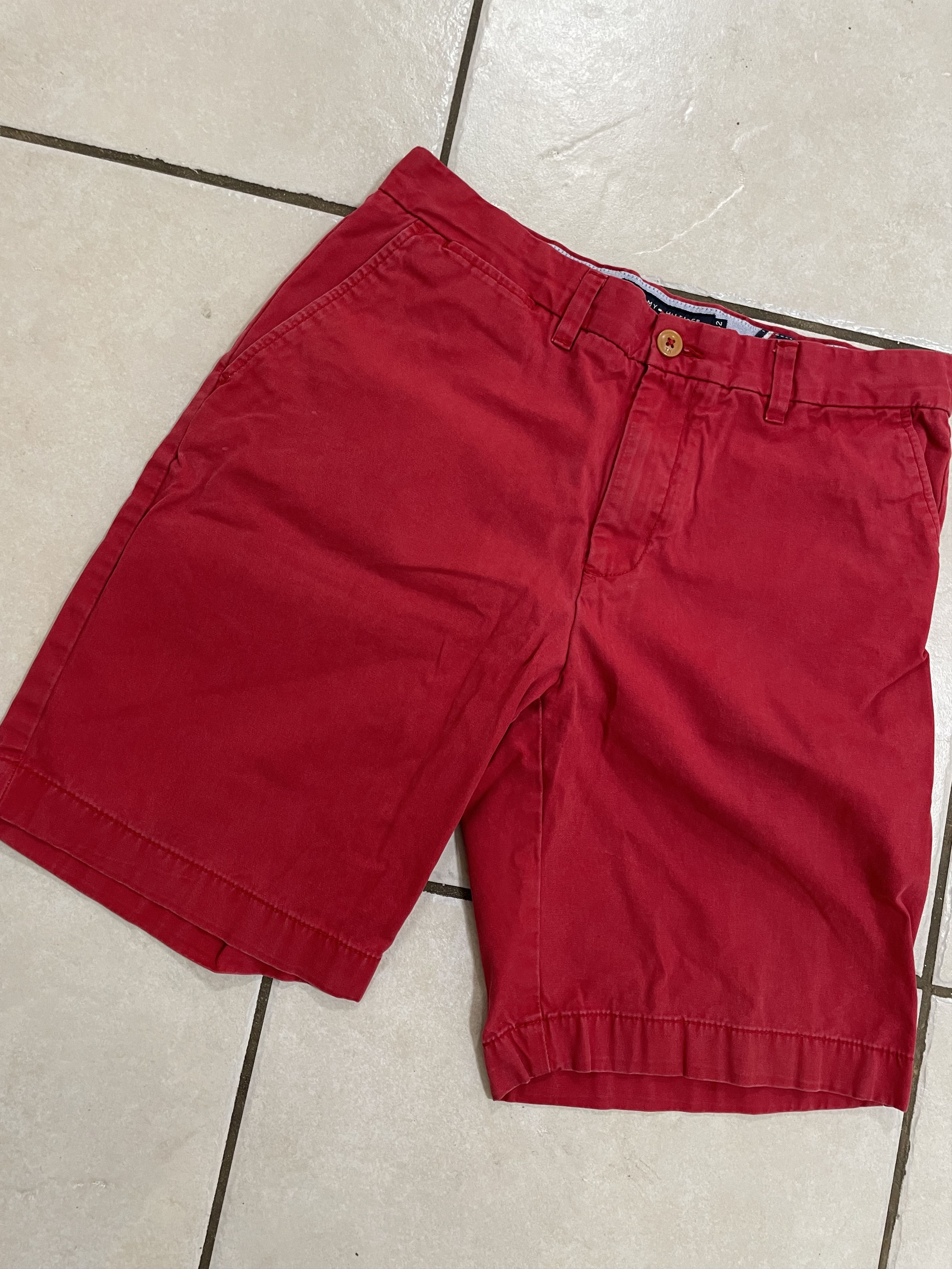 Tommy Hilfiger Tommy Hilfiger blood red classic fit shorts size 32 Size US 32 / EU 48 - 1 Thumbnail