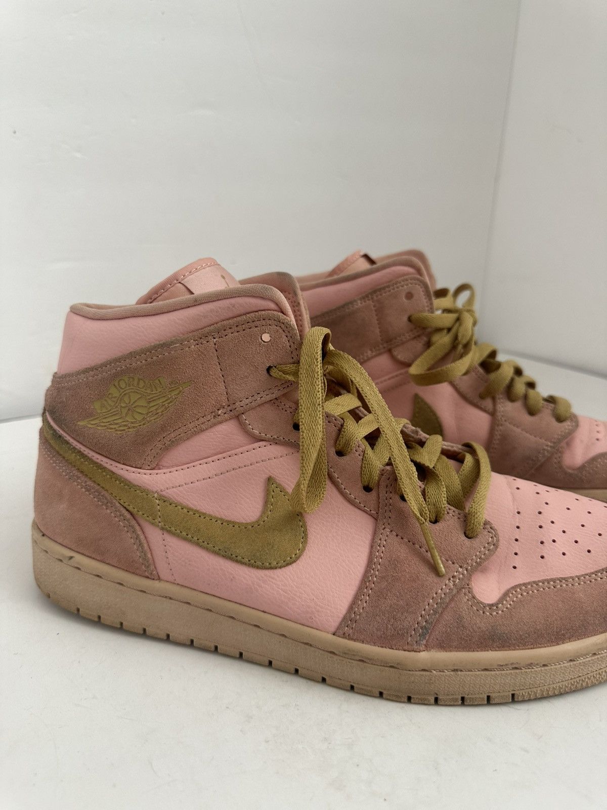 Nike Nike Air Jordan 1 Mid 'Coral Gold' 852542-600 Size US 11 / EU 44 - 2 Thumbnail
