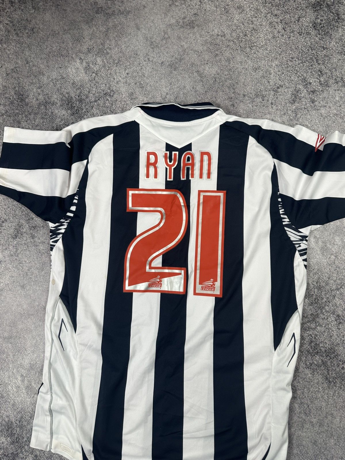 Umbro Vintage West Bromwich Albion 21 Ryan Umbro Soccer Jersey L Size US L / EU 52-54 / 3 - 6 Thumbnail