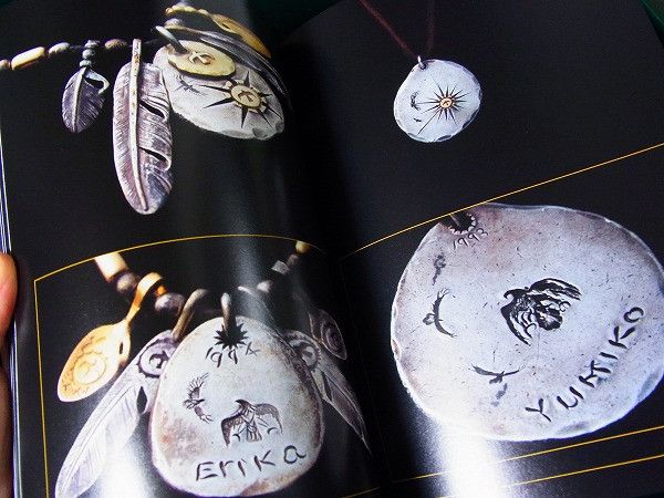 Goro's 🎁 GORO's Book Gold Eagle Feather Necklace Mook Magazine Size ONE SIZE - 5 Thumbnail