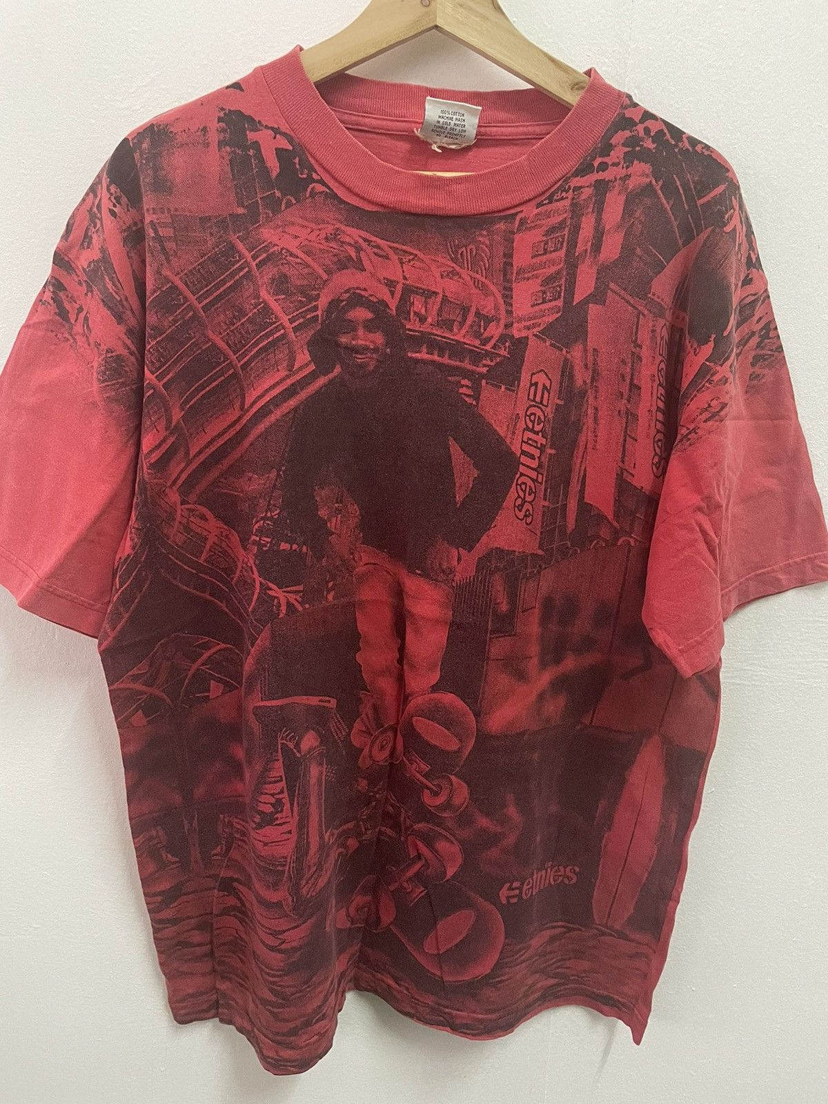 Vintage Vintage Etnies Skateboarding Shirt Big Printed Size US L / EU 52-54 / 3 - 3 Thumbnail
