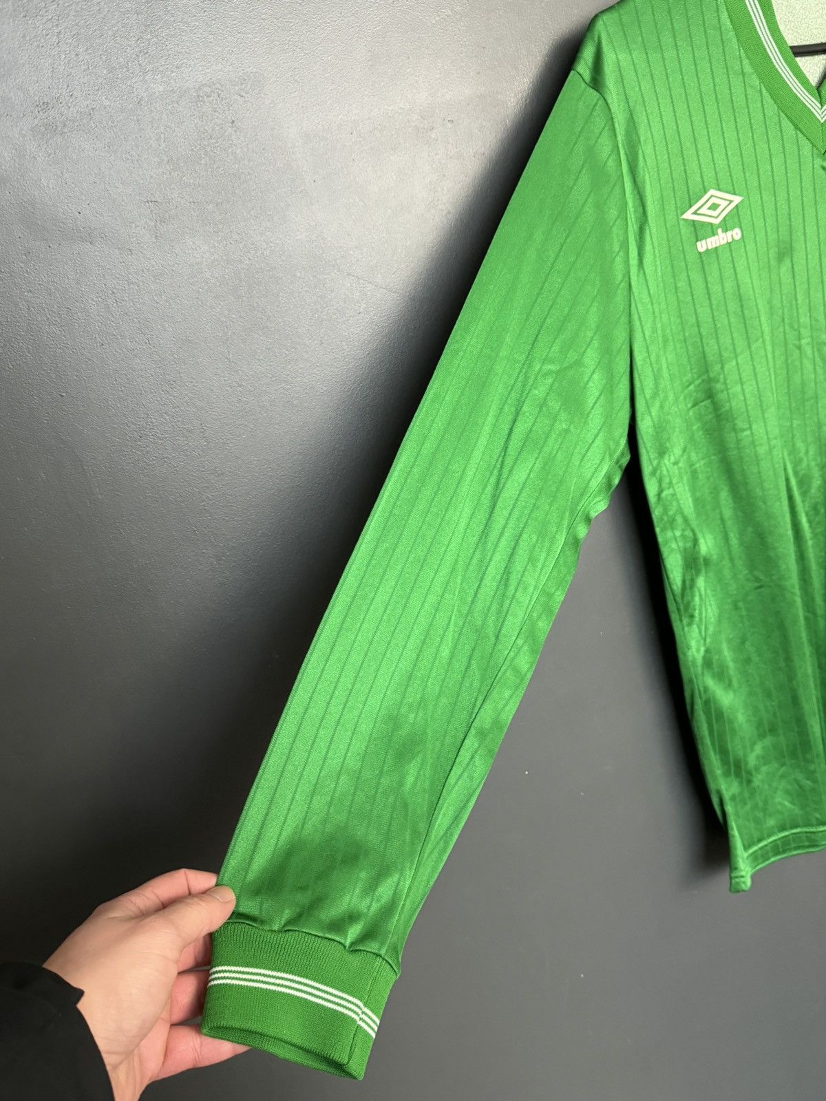 Umbro Northern Ireland 80s HomeFootball Long Sleeve Jersey Size US M / EU 48-50 / 2 - 5 Thumbnail