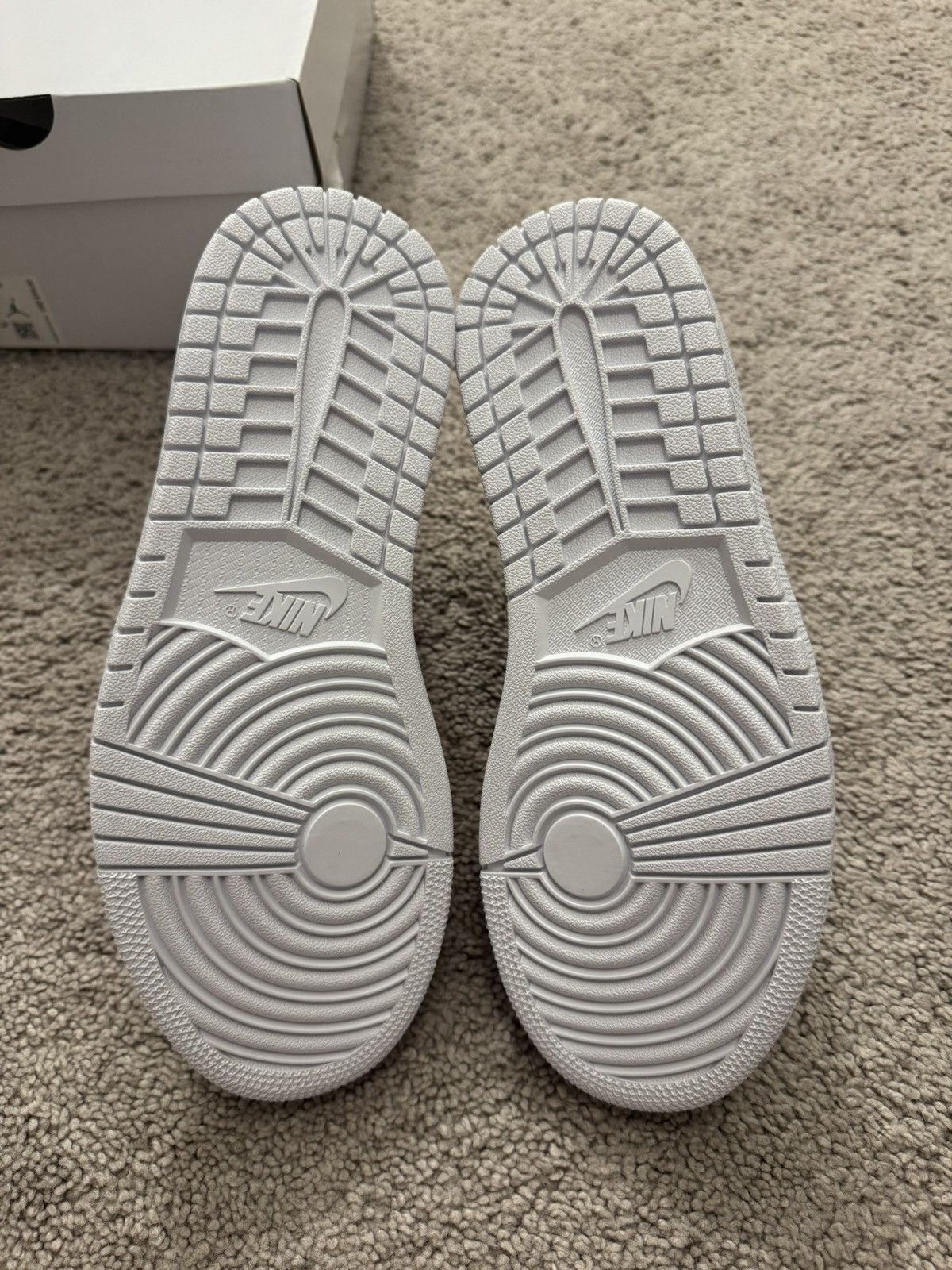 Jordan Brand Jordan 1 Mid Quilted White (women’s) Size US 8.5 / IT 38.5 - 5 Thumbnail