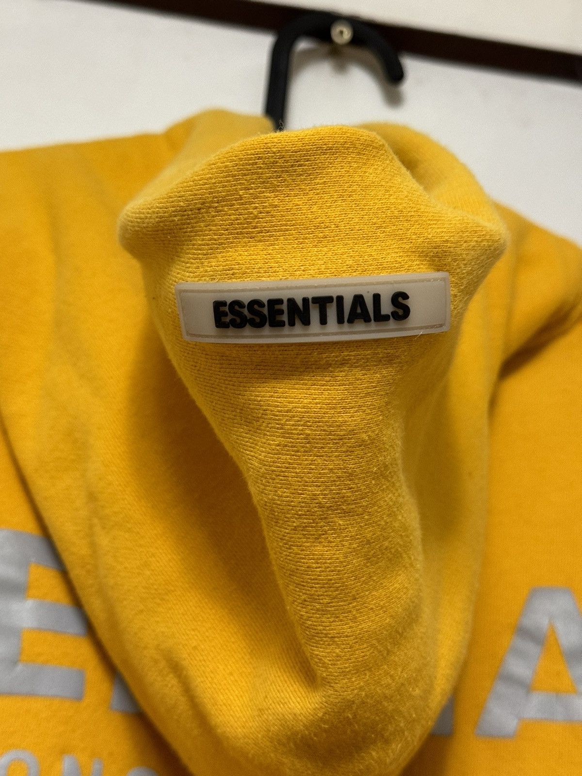 Fear of God 🔥Fear of God Essentials LONG BEACH Hoodie Yellow SZ Medium Size US M / EU 48-50 / 2 - 5 Thumbnail