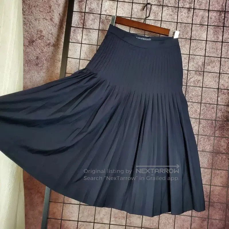 Givenchy Pleated Wool Midi Skirt for Women .