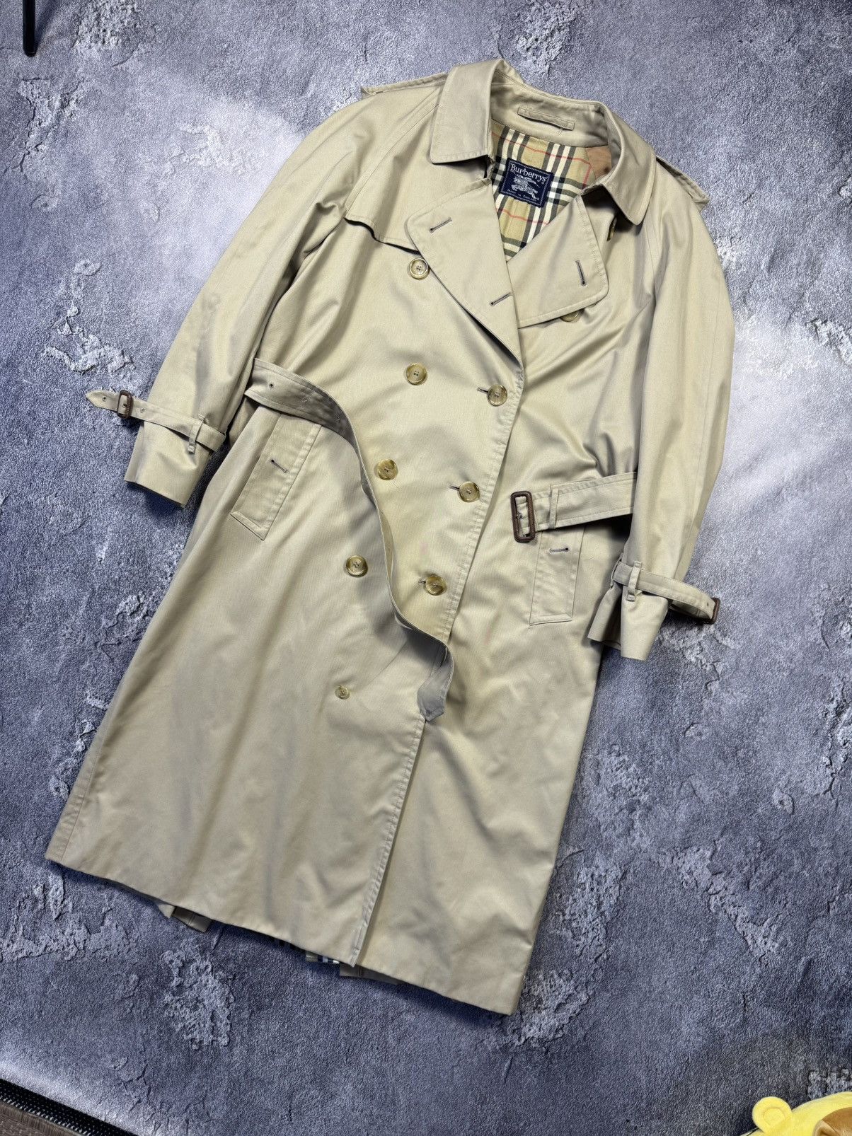 Burberry Burberrys’ Vintage Trench Coat — Classic British Style Size US L / EU 52-54 / 3 - 1 Thumbnail