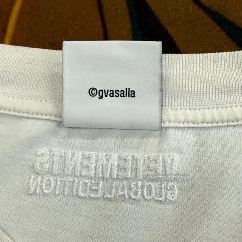 Other VETEMENTS Logo T-Shirt White Size US XL / EU 56 / 4 - 3 Thumbnail