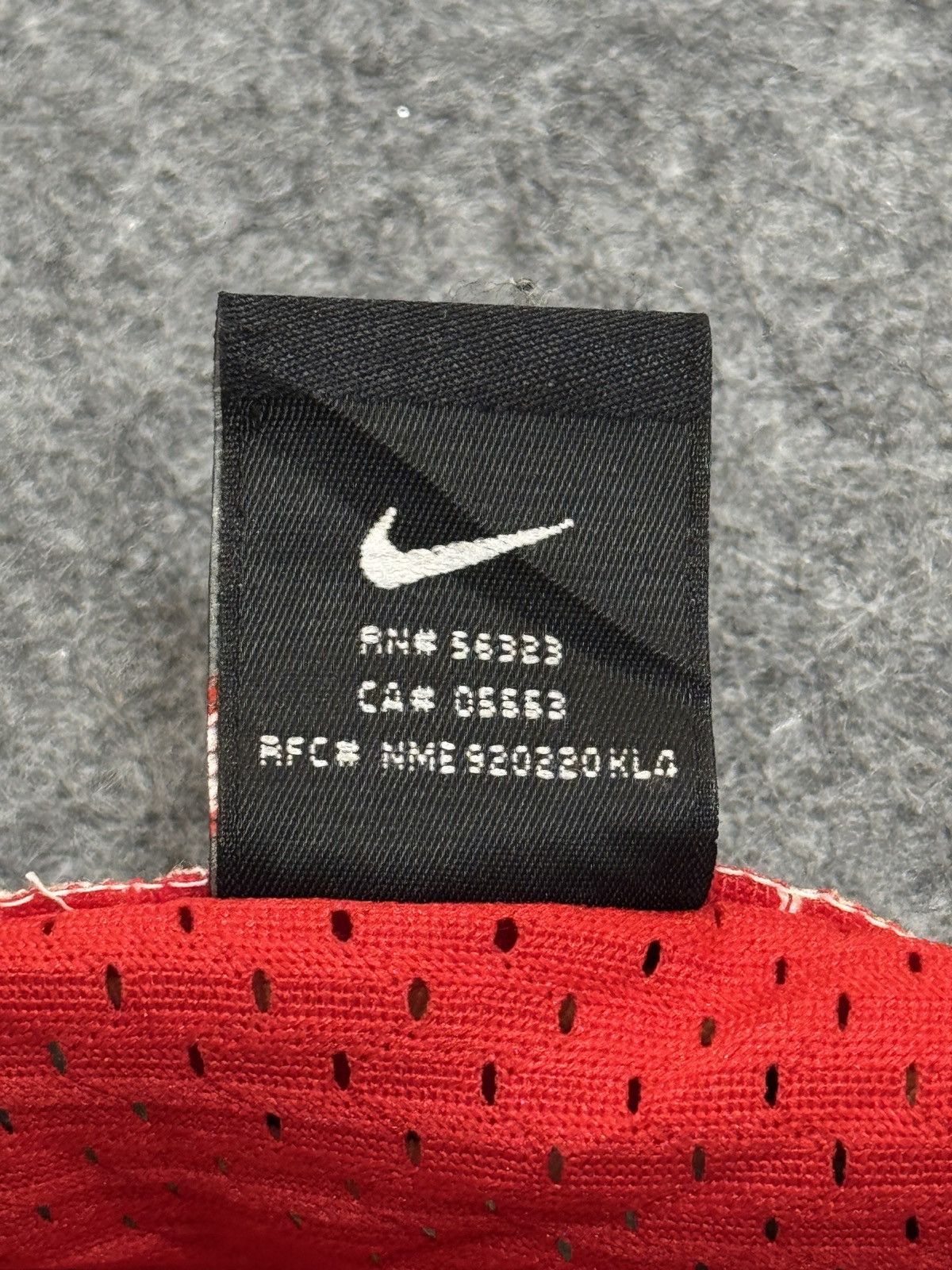 Nike vintage Nike Chicago Bulls jersey. Size US XXL / EU 58 / 5 - 9 Thumbnail