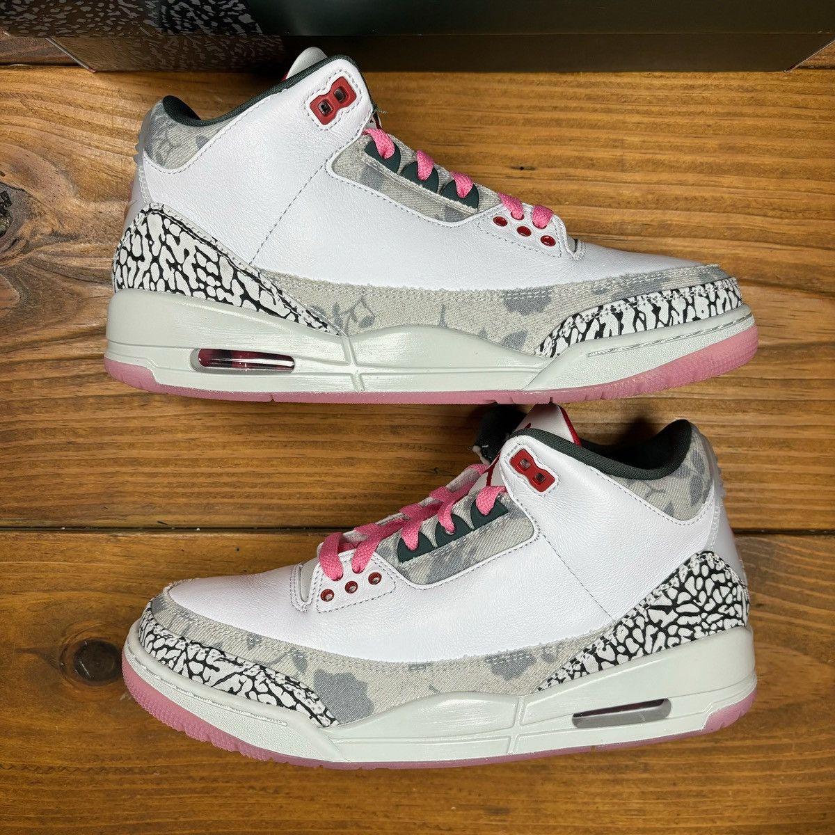 Jordan Brand Jordan 3 Retro ‘Wings’ Size US 8.5 / EU 41-42 - 2 Thumbnail