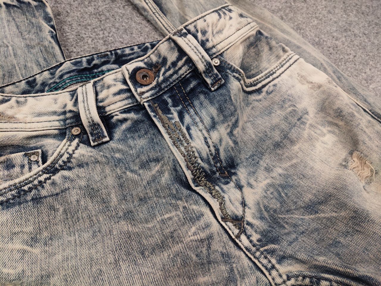 Diesel Diesel Thanaz Vintage Washed Distressed Denim Jeans l.g.b. Size US 30 / EU 46 - 15 Thumbnail