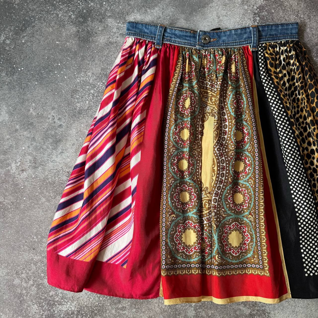 Dolce & Gabbana Dolce & Gabbana D&G Multicolor Silk Skirt Size 27" / US 4 / IT 40 - 4 Thumbnail