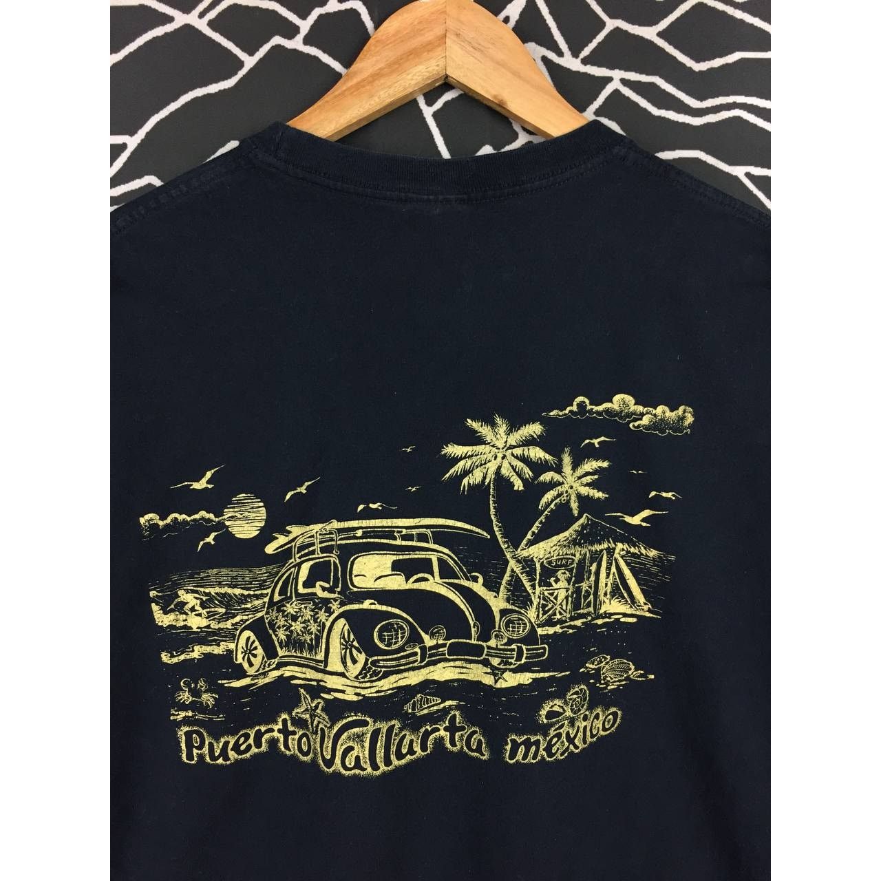 Vintage Vtg Puerto Vallarta Mexico Volkswagen Beetle Beach Vibes Tee Size US L / EU 52-54 / 3 - 3 Thumbnail